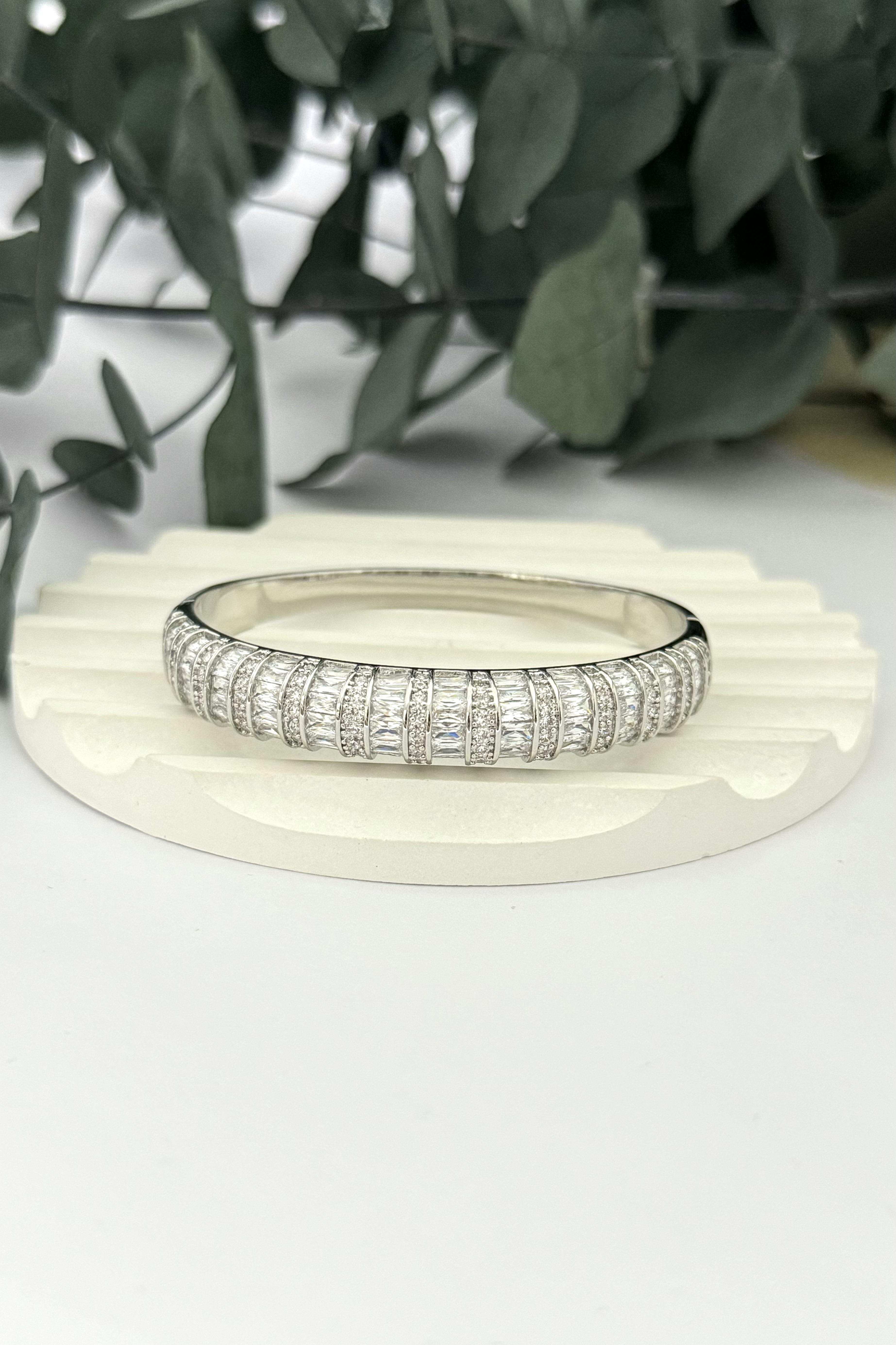 Taşlı Kelepçe Bileklik