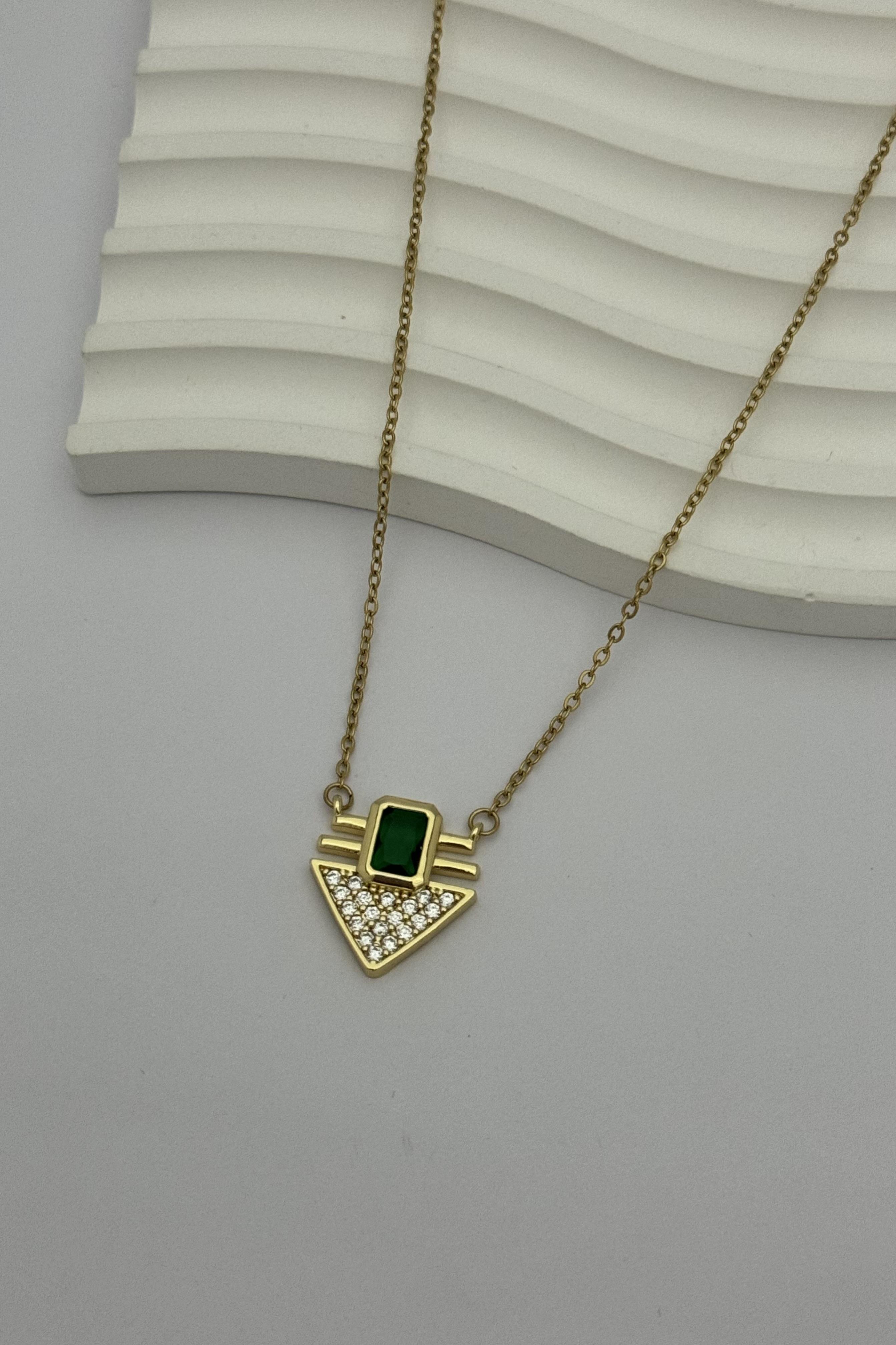 Triangle Green Kolye