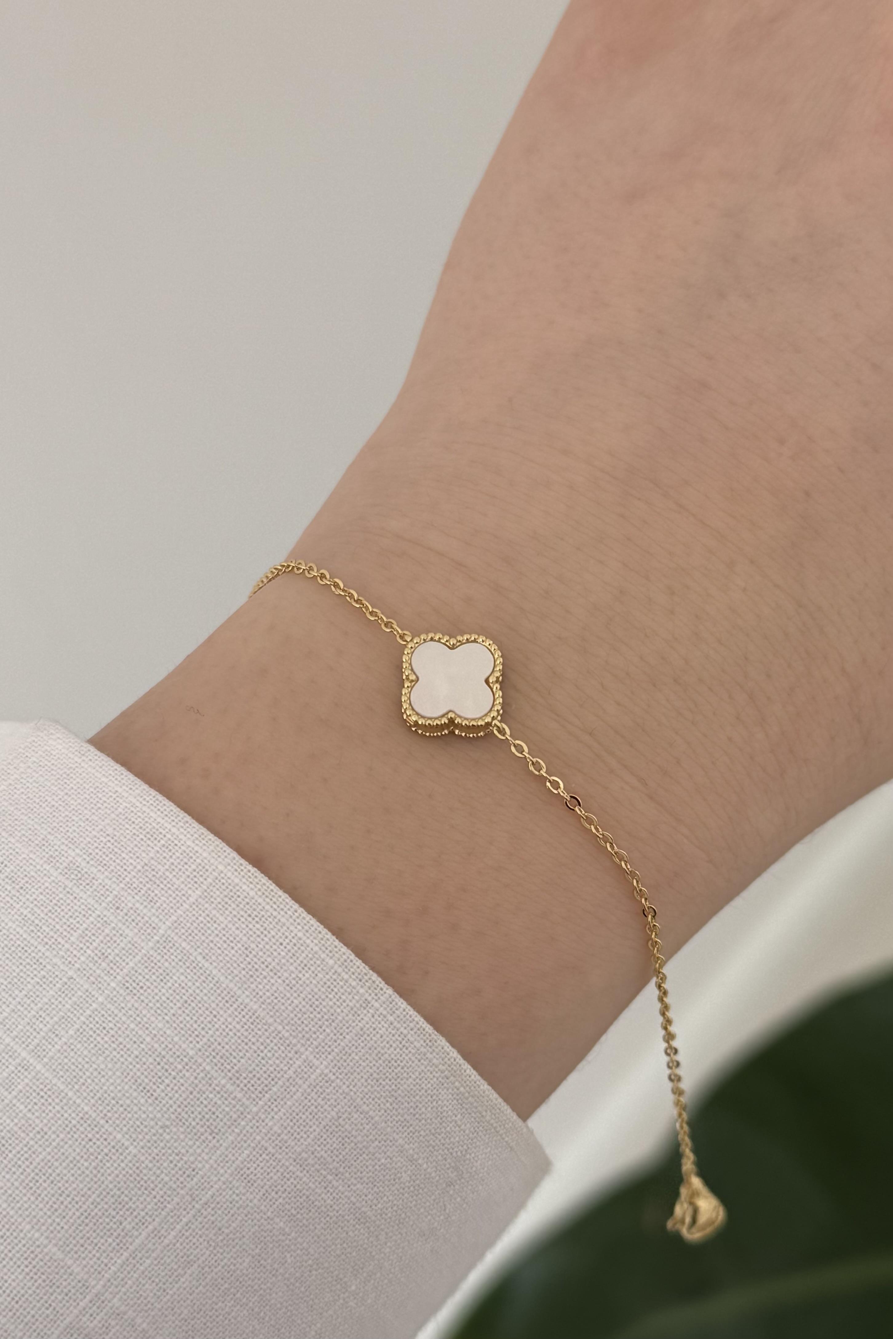 VC Beyaz Taşlı Tekli Bileklik