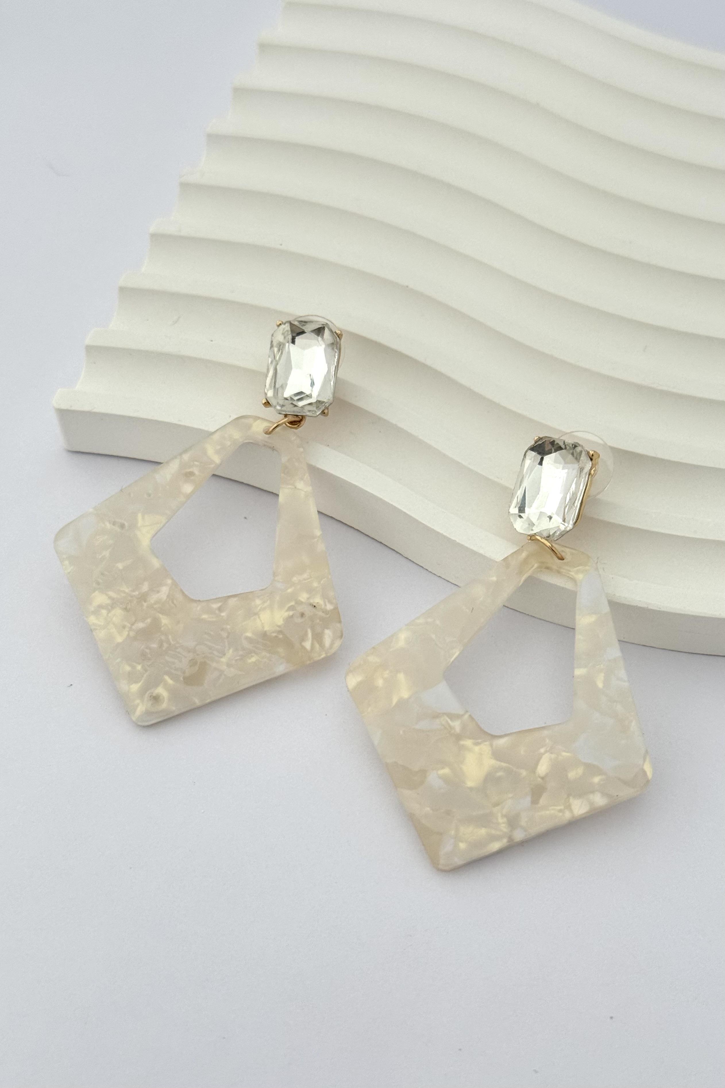 White Triangle Küpe