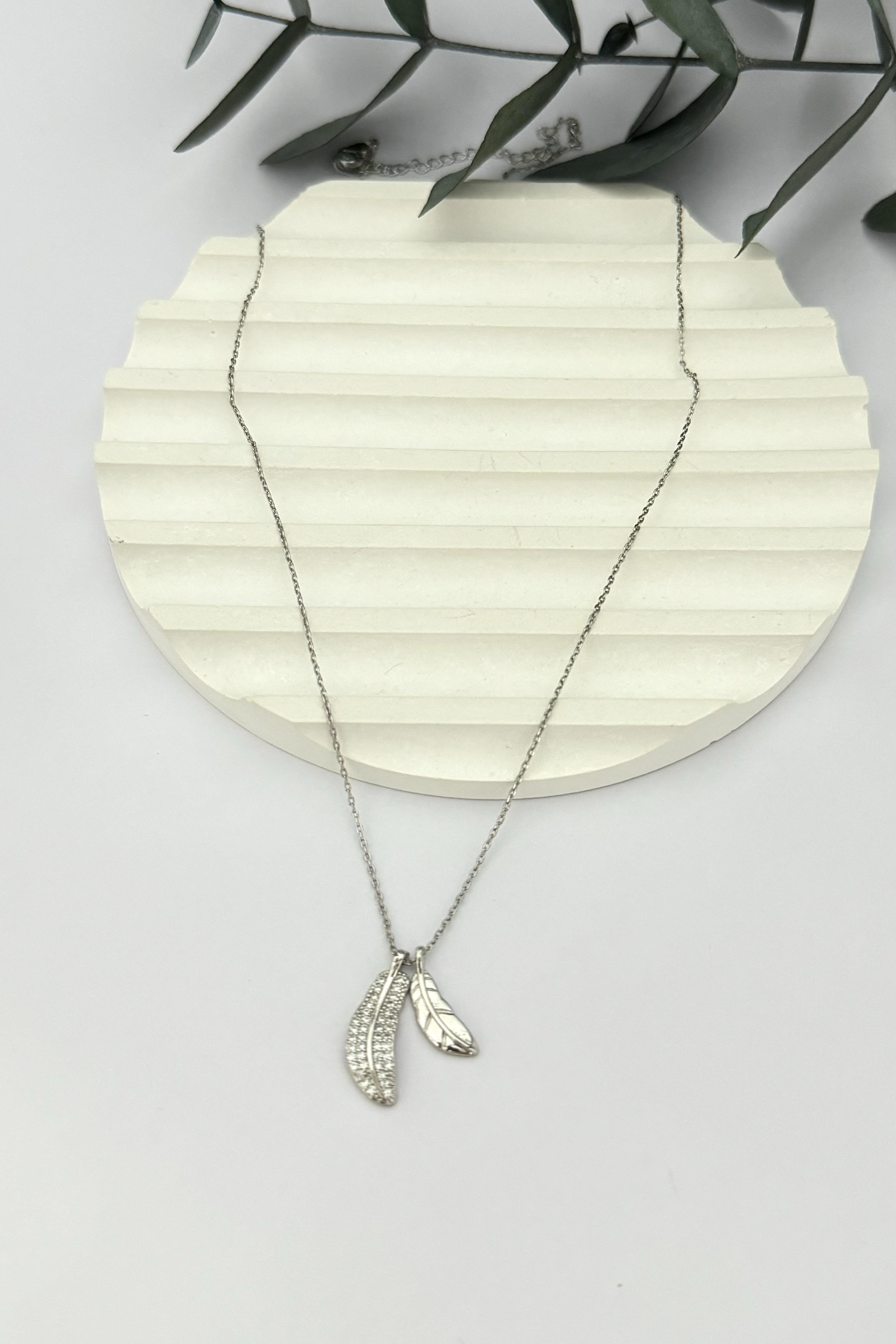 Yaprak Kolye Silver