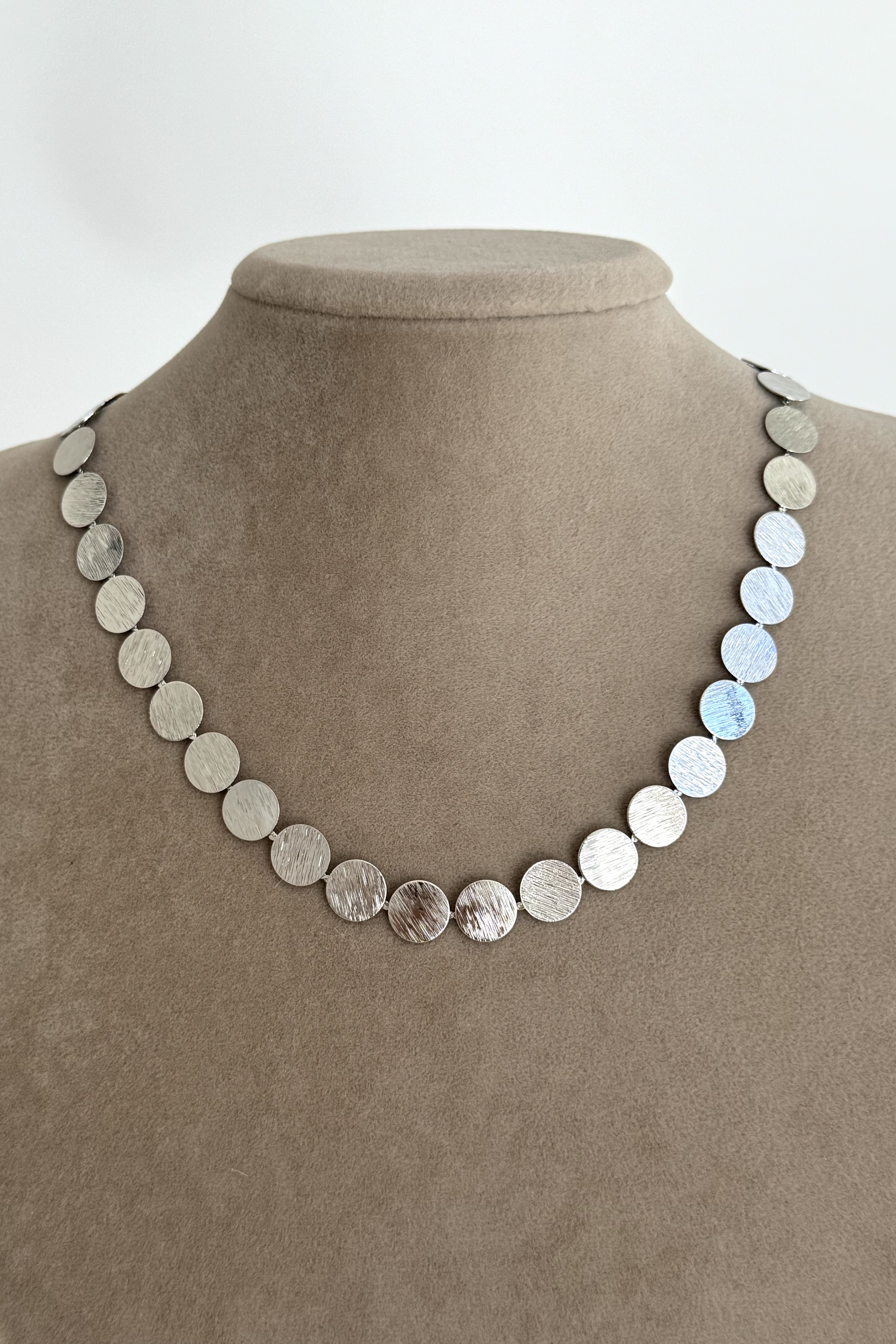 Yuvarlak Plaka Silver Kolye