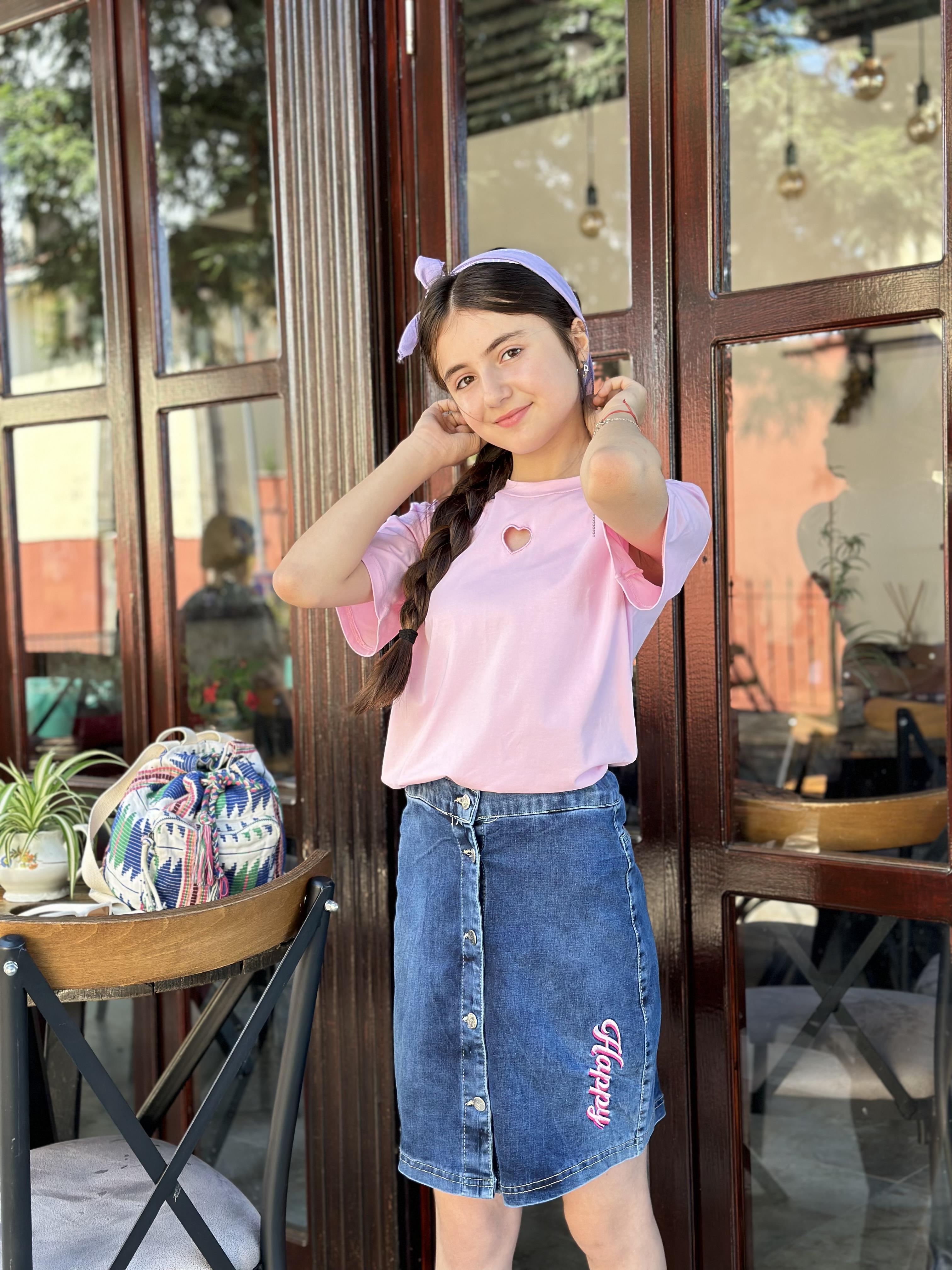 KALP MOTİFLİ PEMBE TİŞÖRT