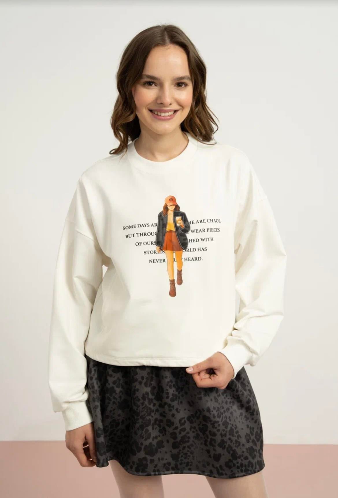 KIZ FİGÜRLÜ İKİ İPLİK OVERSİZE SWEATSHİRT EKRU-ANTRASİT