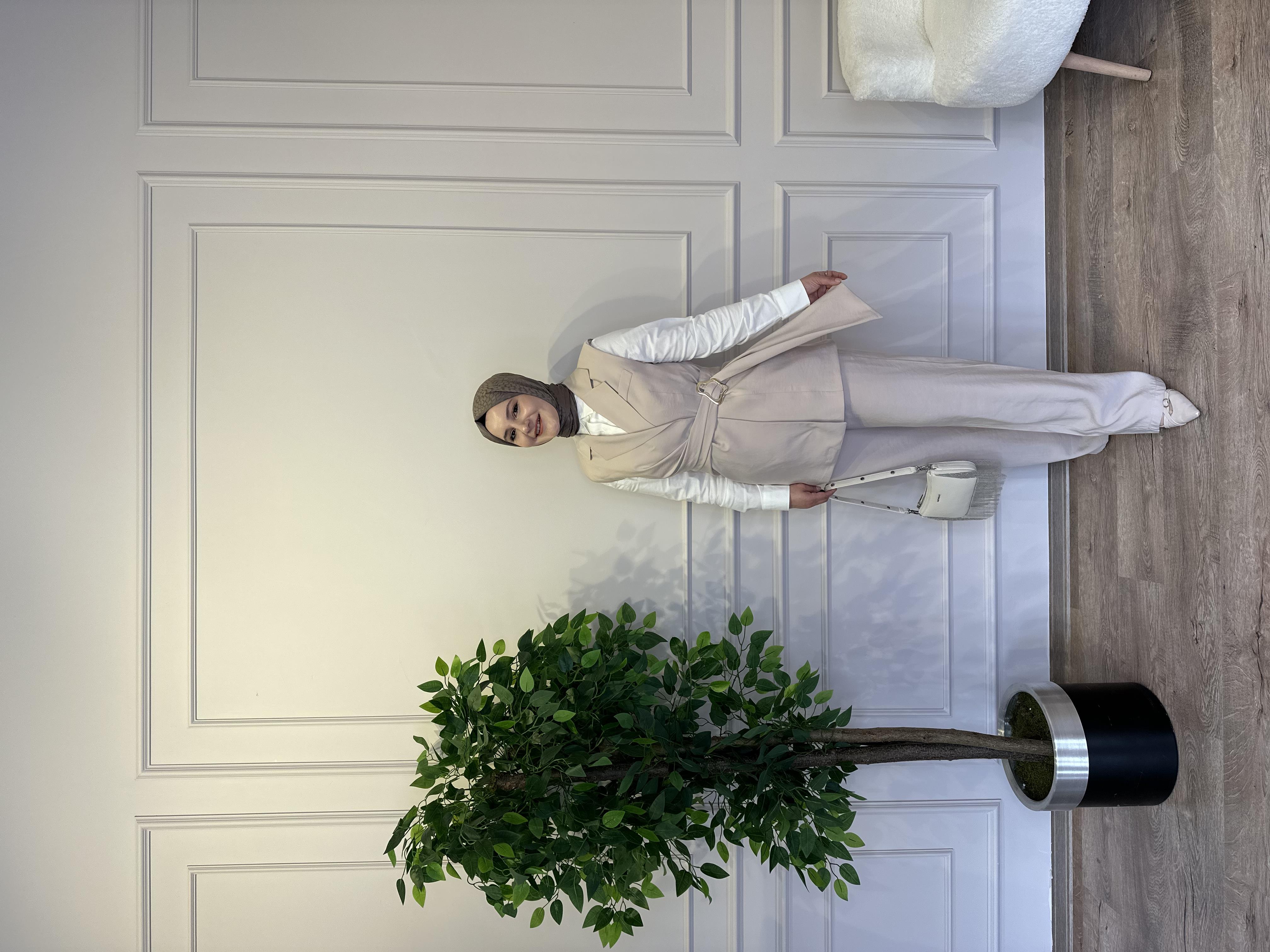 ROBİN KREM YELEK TAKIM