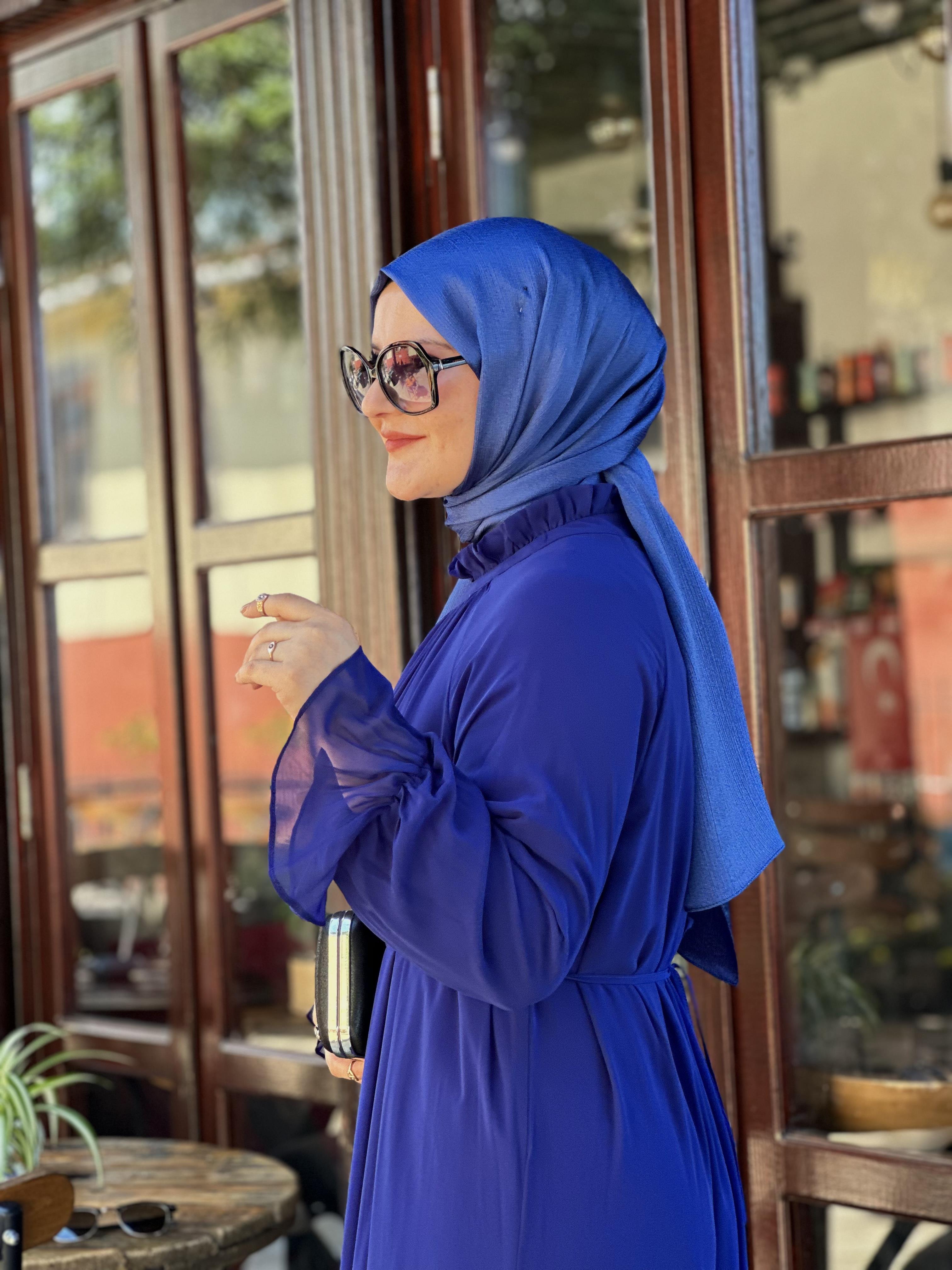 SAKS MAVİSİ ŞİFON ELBİSE