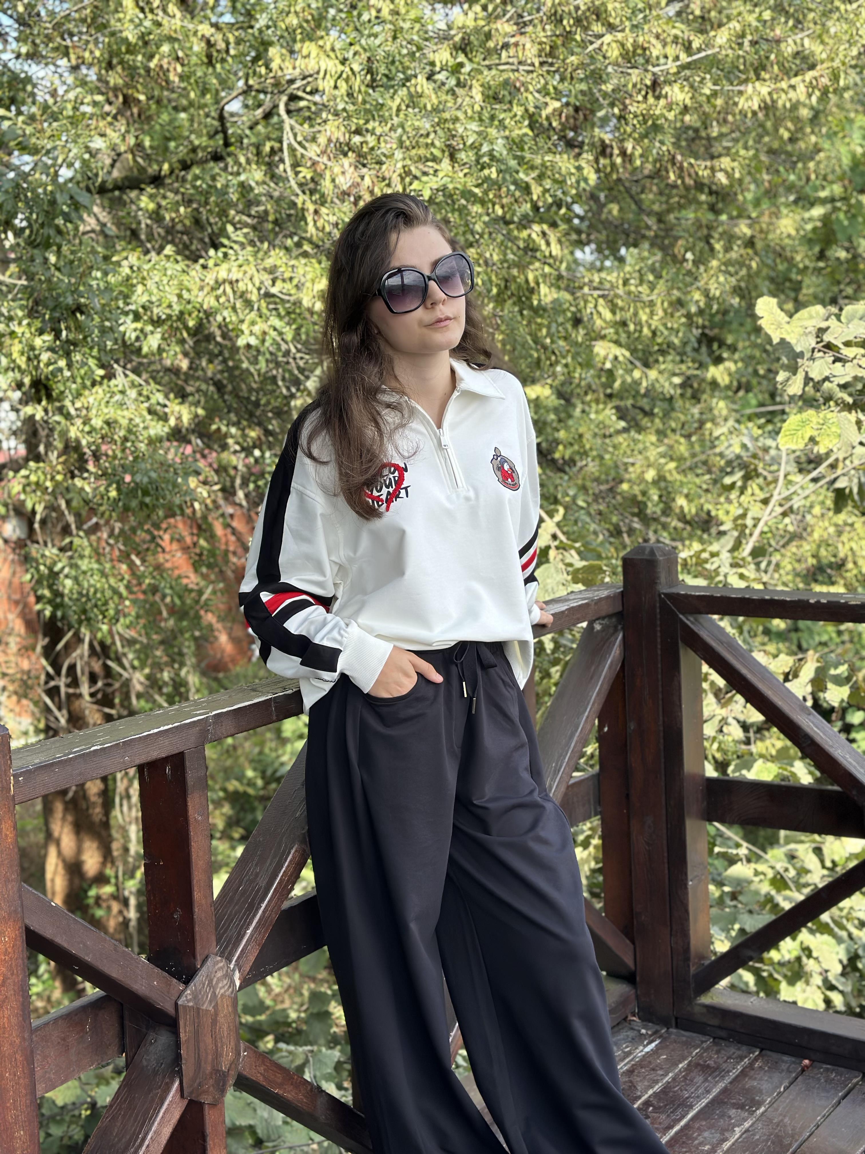 SİYAH ÇİZGİLİ FERMUARLI SWEATSHIRT