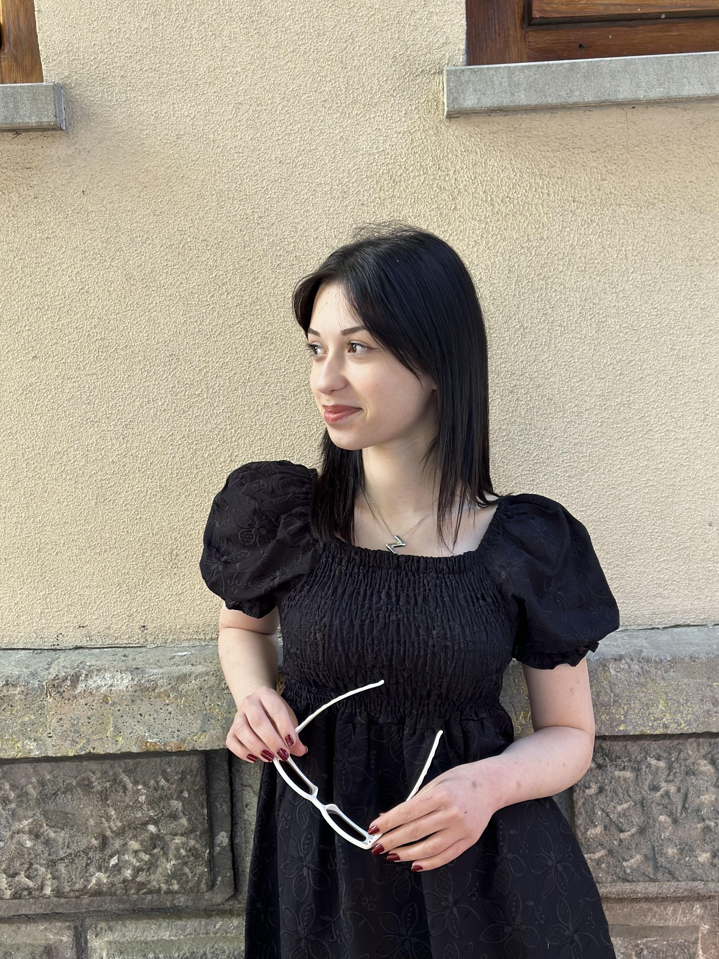 Siyah Fistolu Elbise