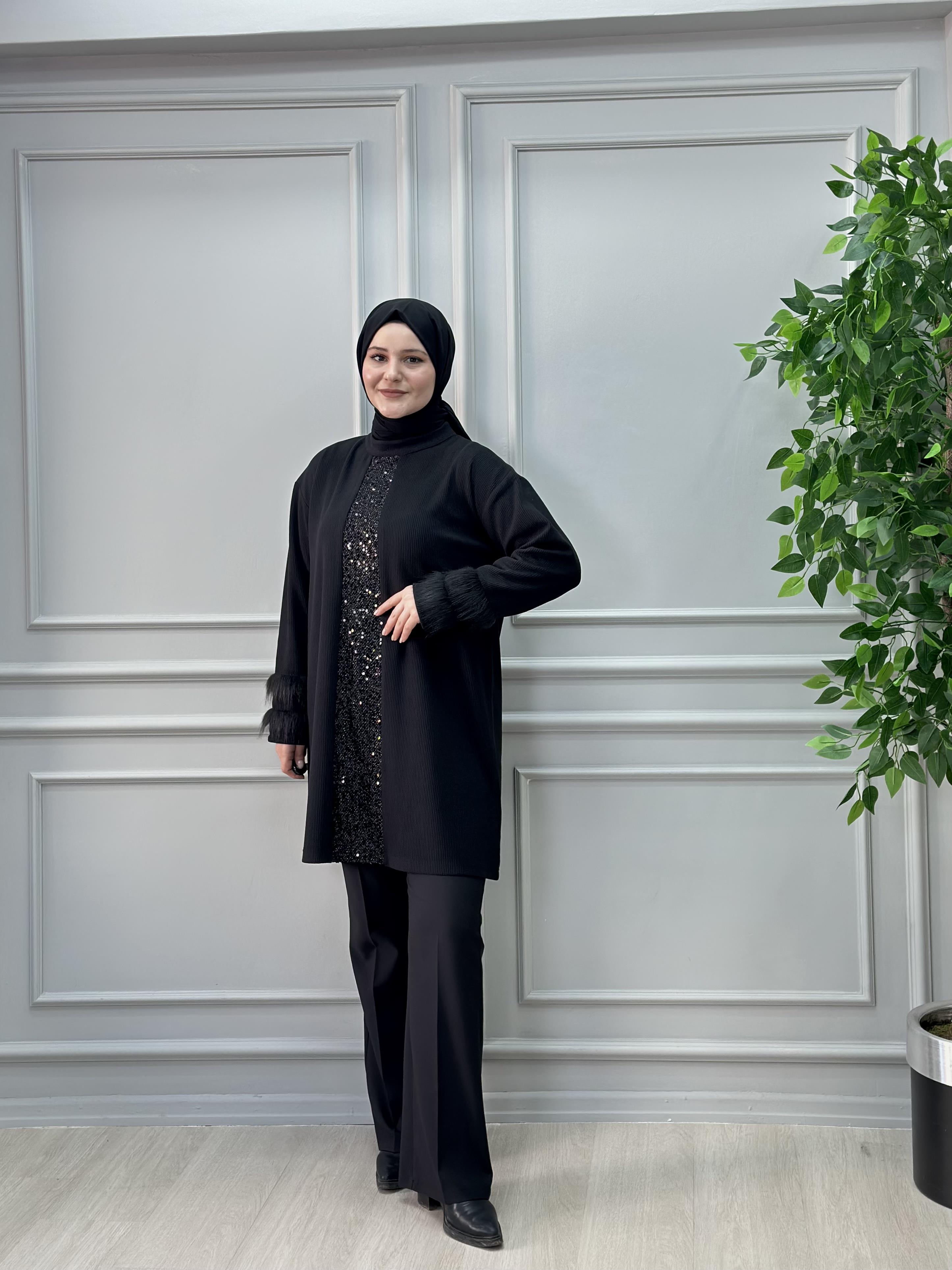 SİYAH PUL İŞLEMELİ TUNİK