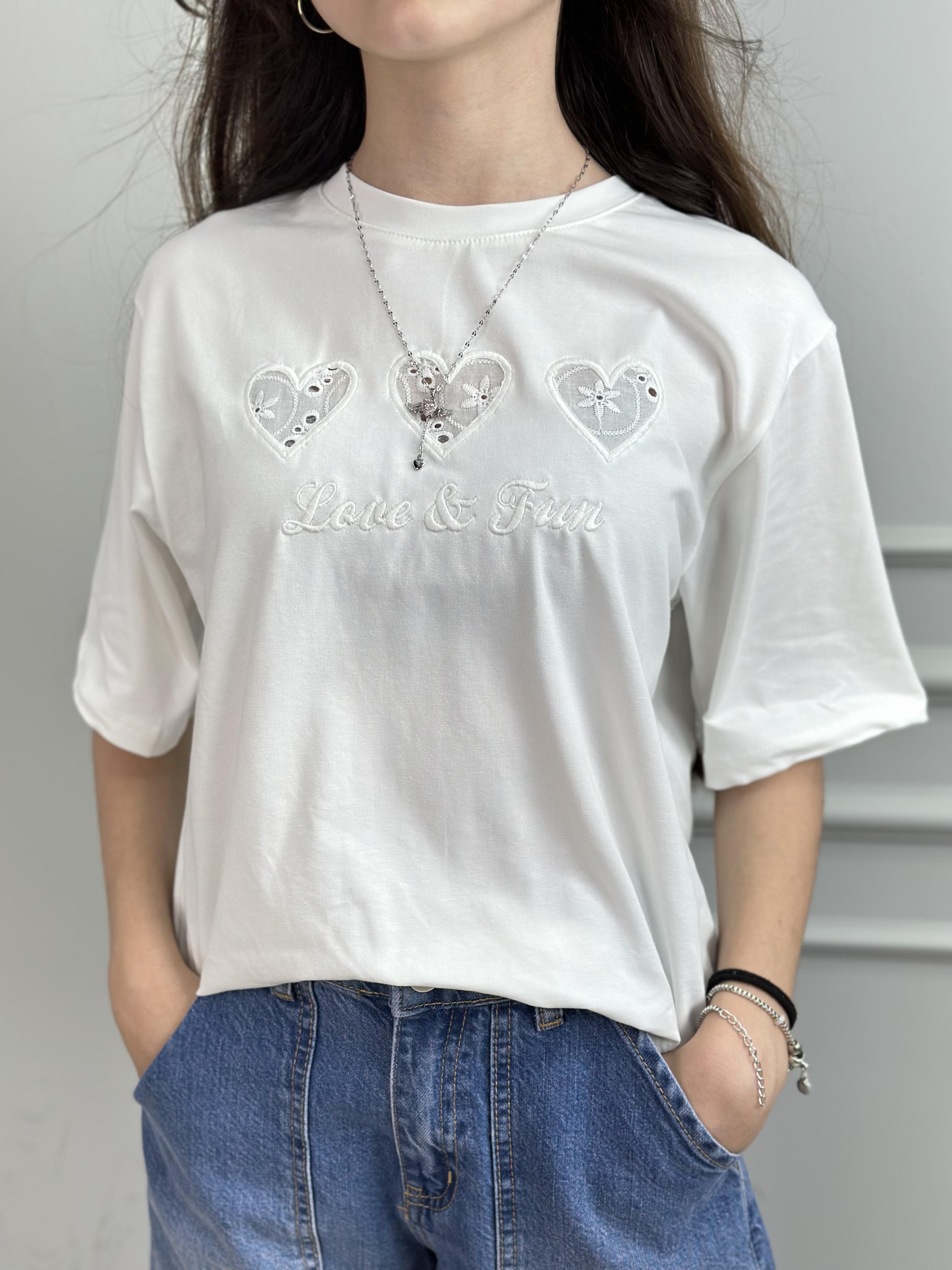 ÜÇ KALP MOTİFLİ OVERSİZE TİŞÖRT