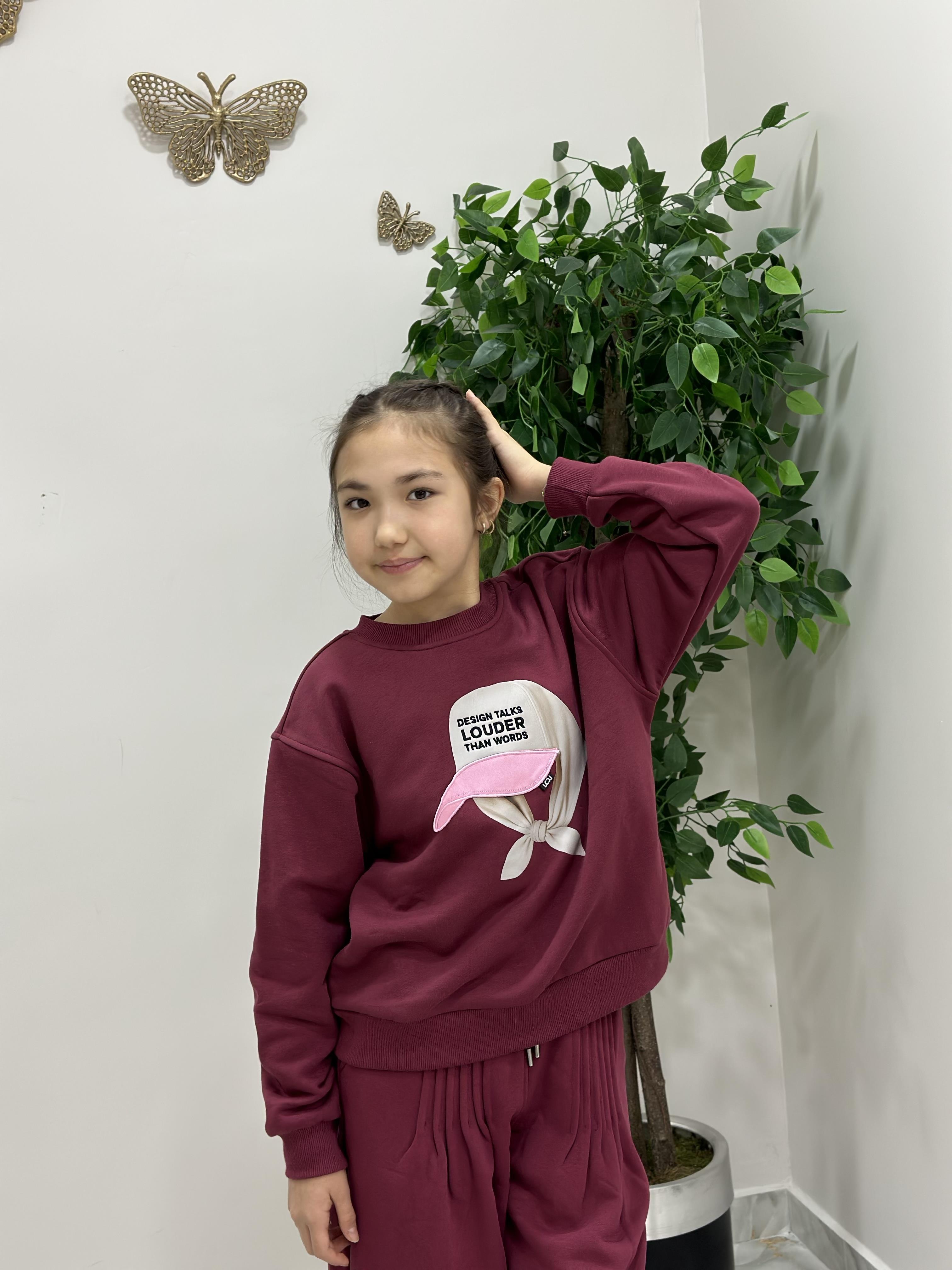 3İPLİK ŞAPKA DETAYLI SWEAT