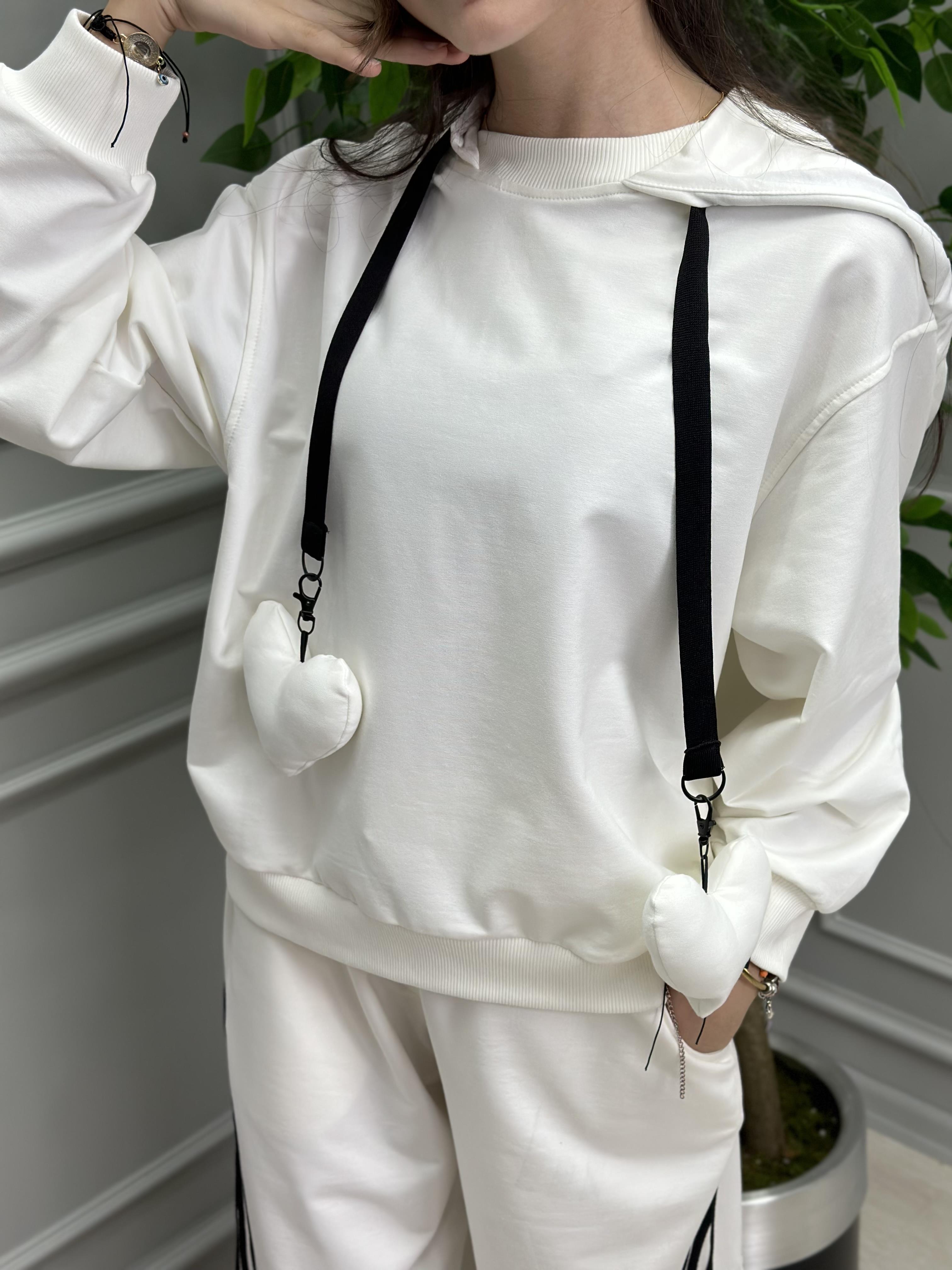 BEYAZ KALPLİ SWEATSHİRT 