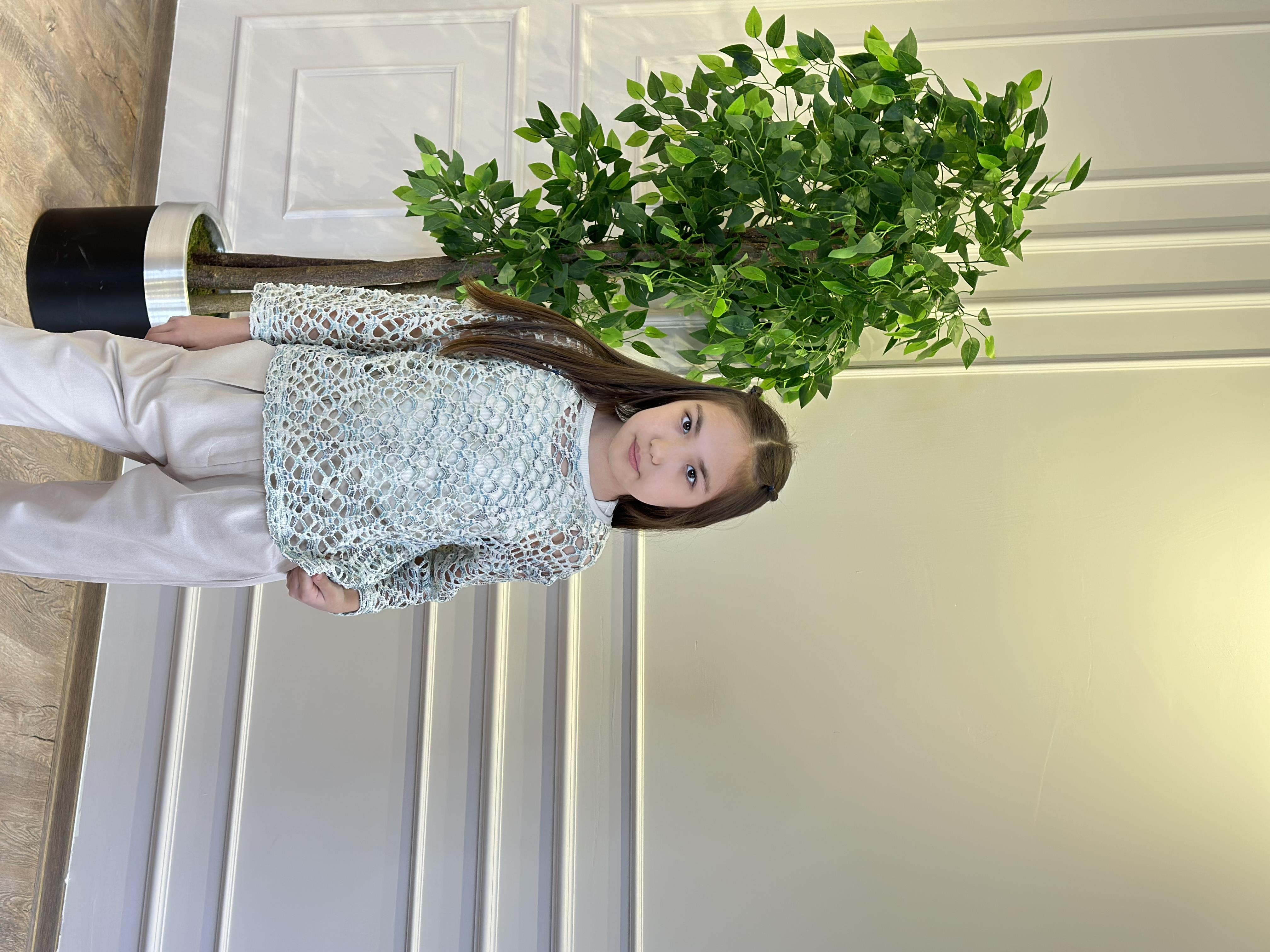 FİLELİ YEŞİL BLUZ