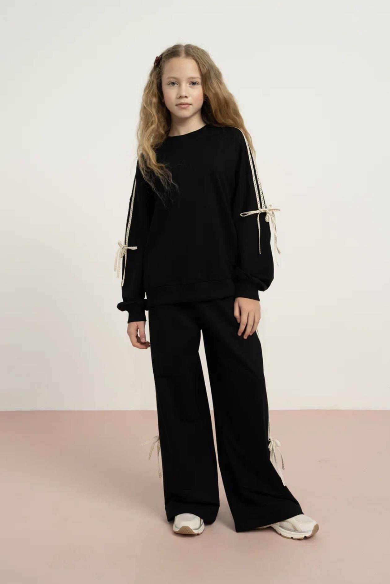 FİYONK DETAYLI TAKIM SİYAH