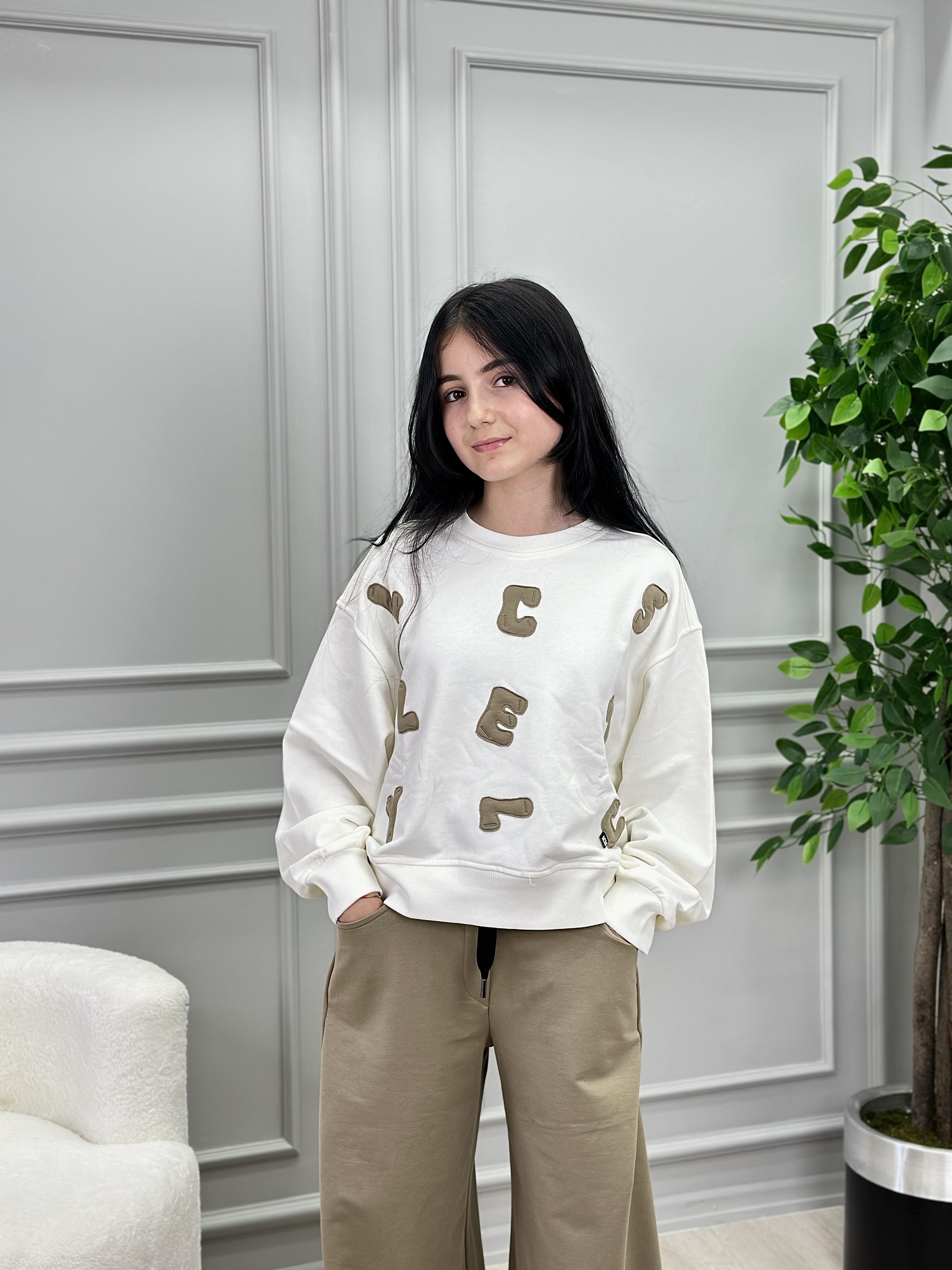 HARF İŞLEMELİ EKRU SWEATSHİRT