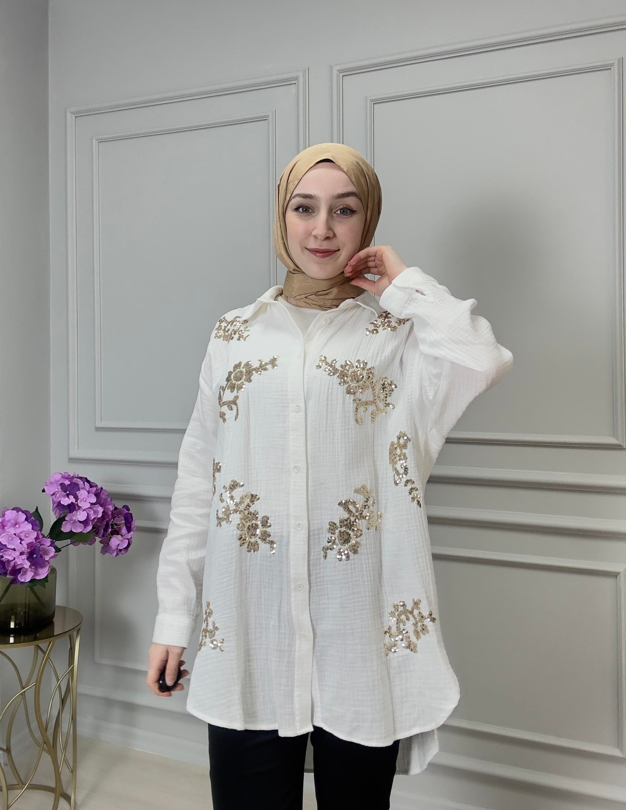 İşlemeli Müslin Gömlek