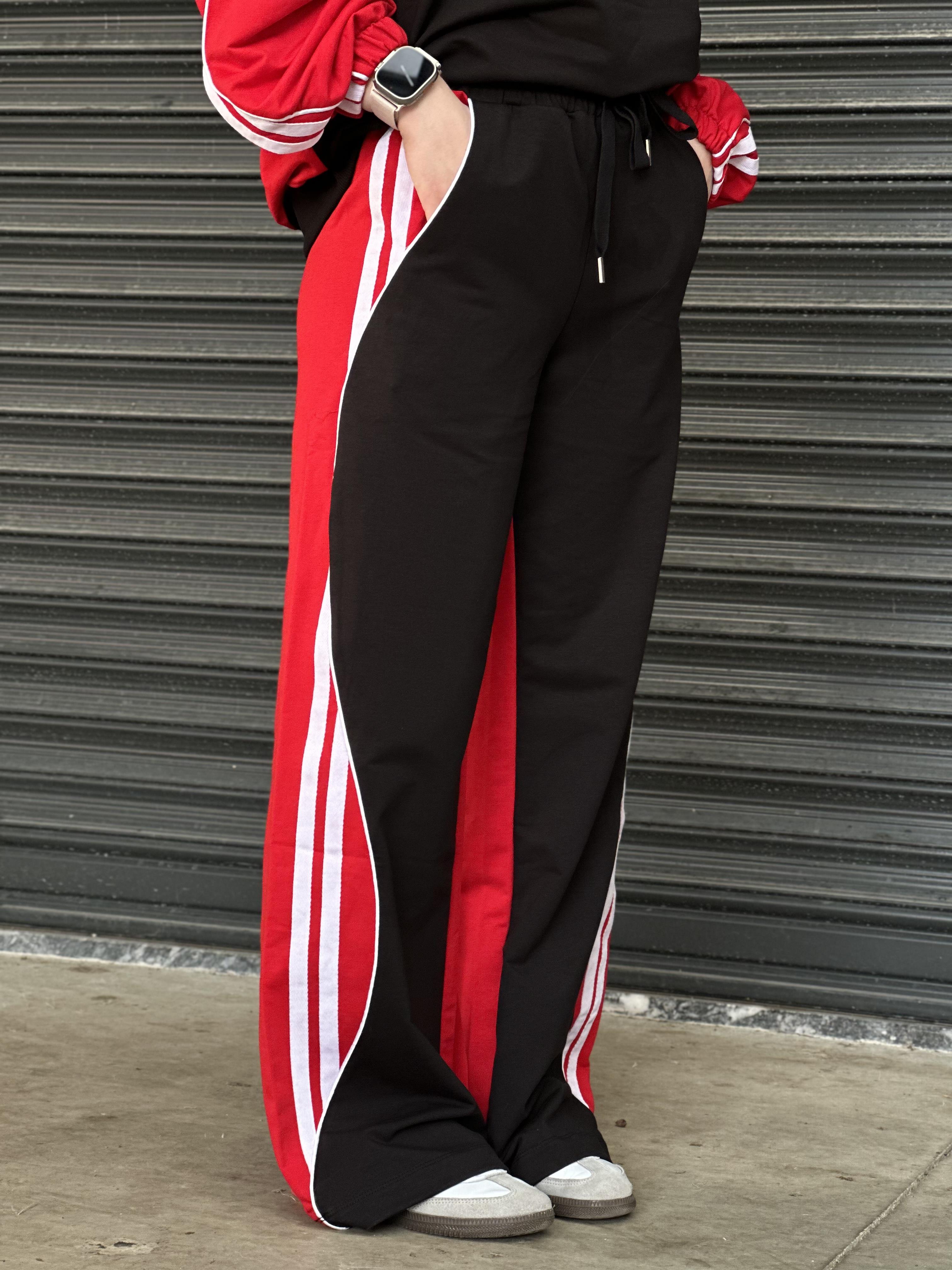 KIRMIZI ŞERİTLİ İKİ İPLİK EŞOFMAN TAKIMI