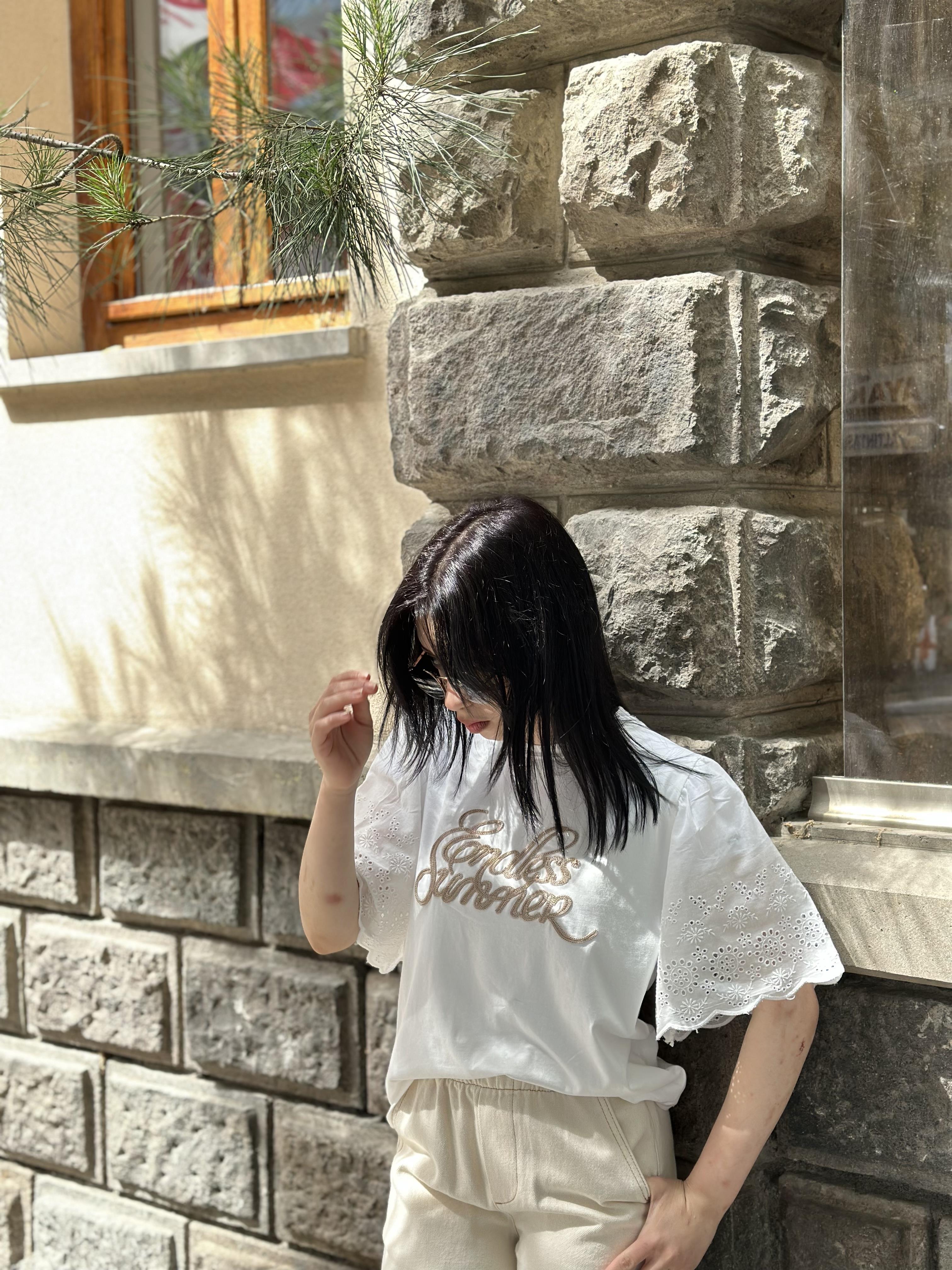 KOLU FİSTOLU EKRU TİŞÖRT