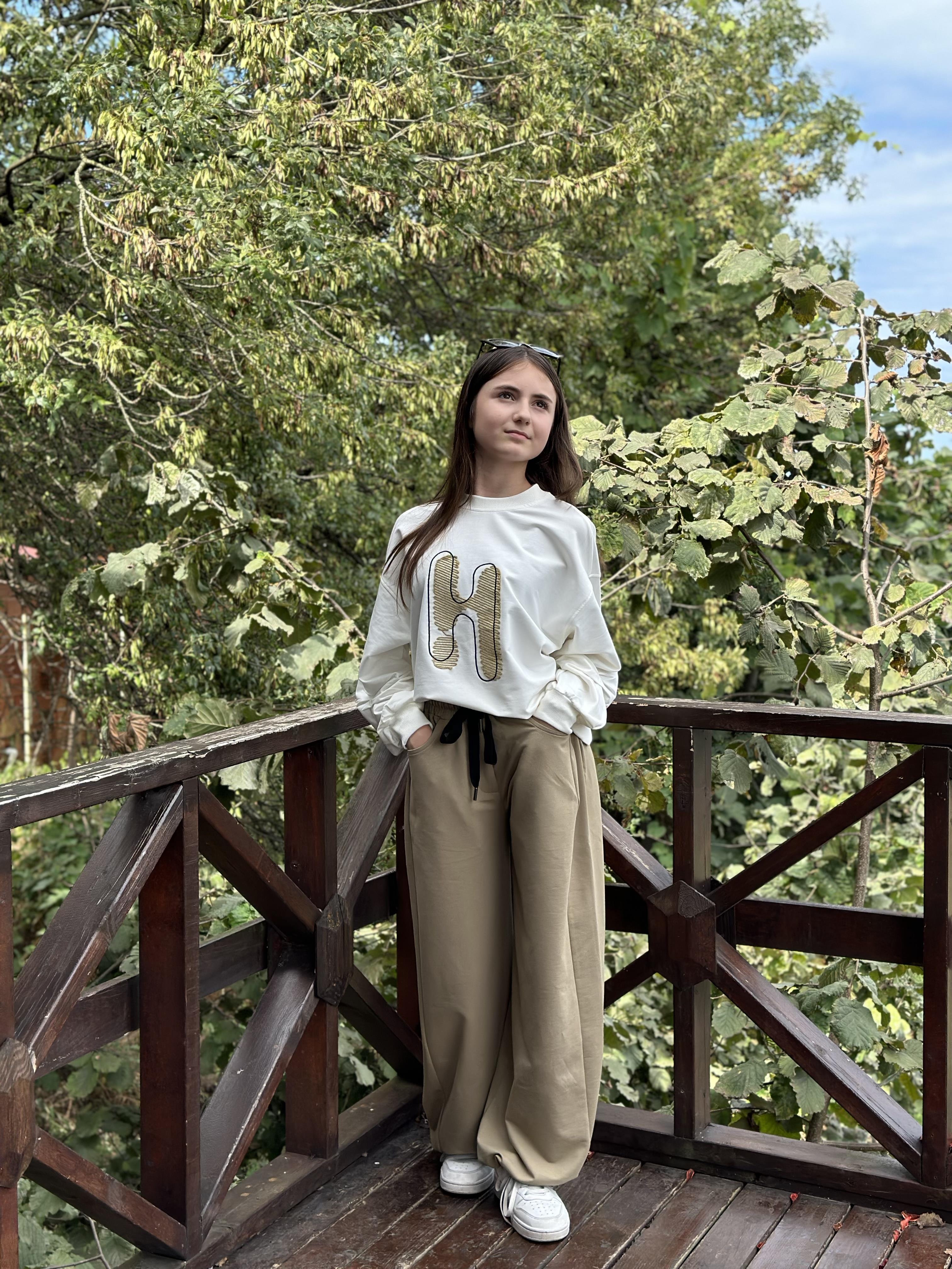 KREM RENK SWEATSHIRT