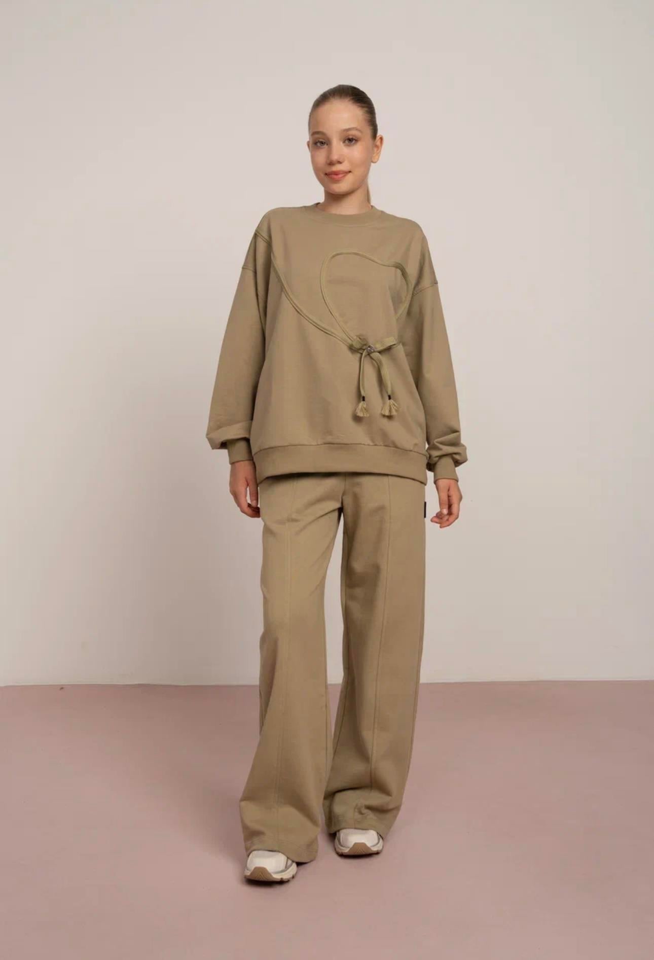 ÖN BAĞCIK DETAYLI SWEATSHİRT HAKİ