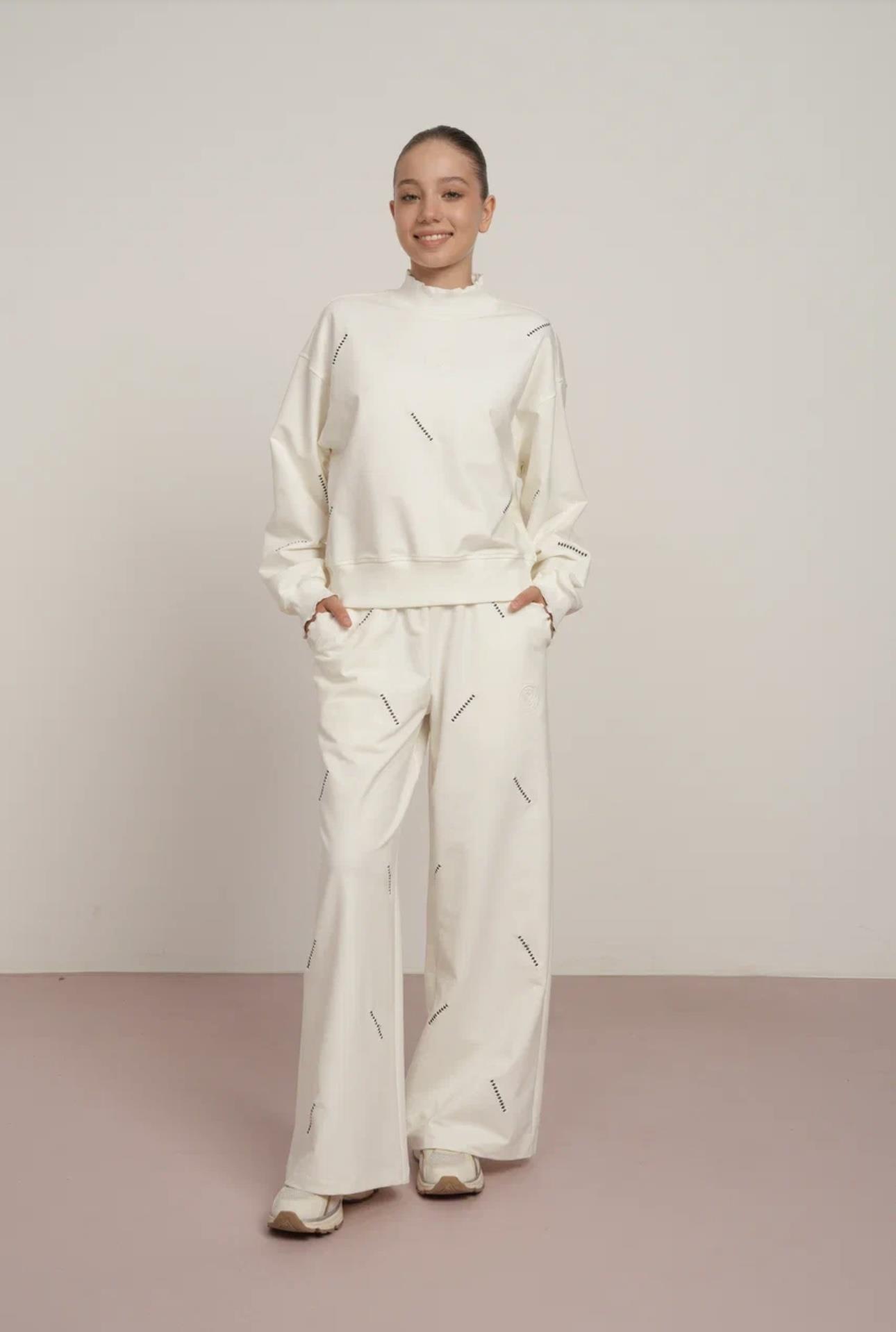 OVERSİZE BOL PAÇA İŞLEMELİ TAKIM EKRU