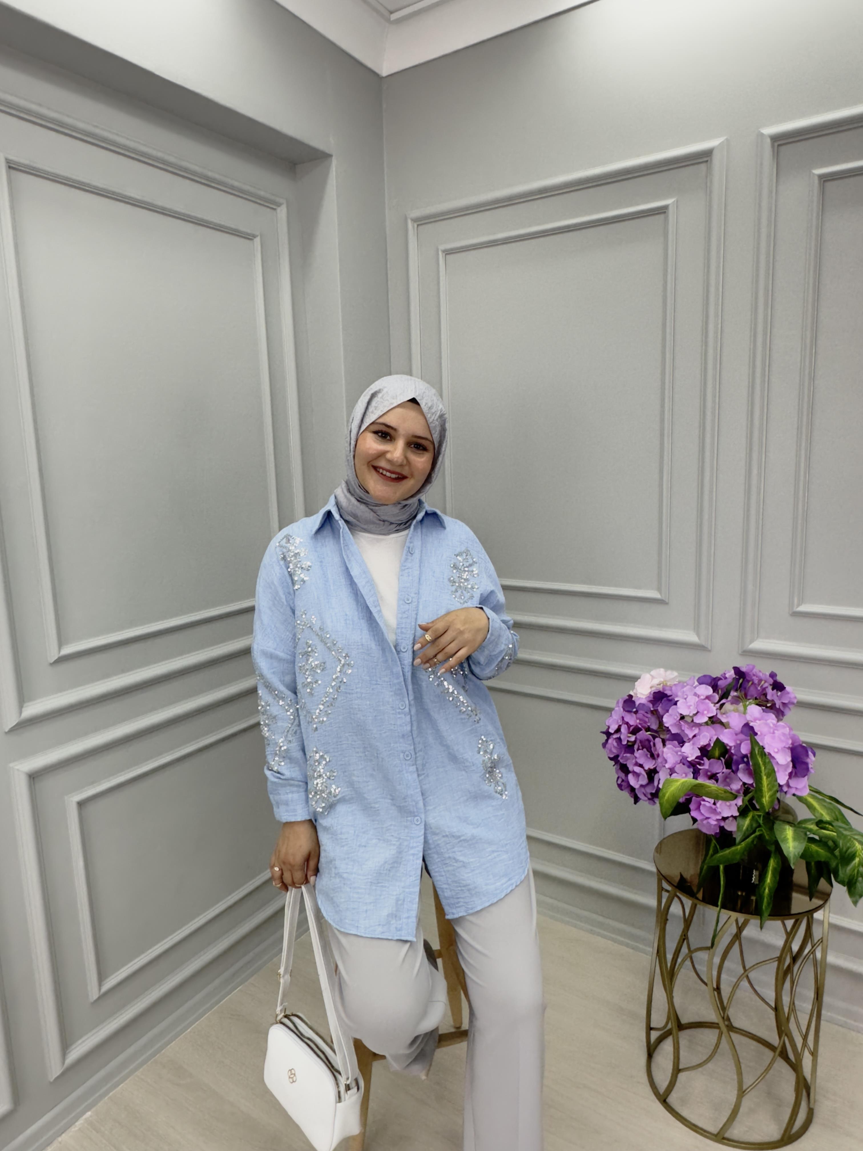 PUL İŞLEMELİ MAVİ GÖMLEK