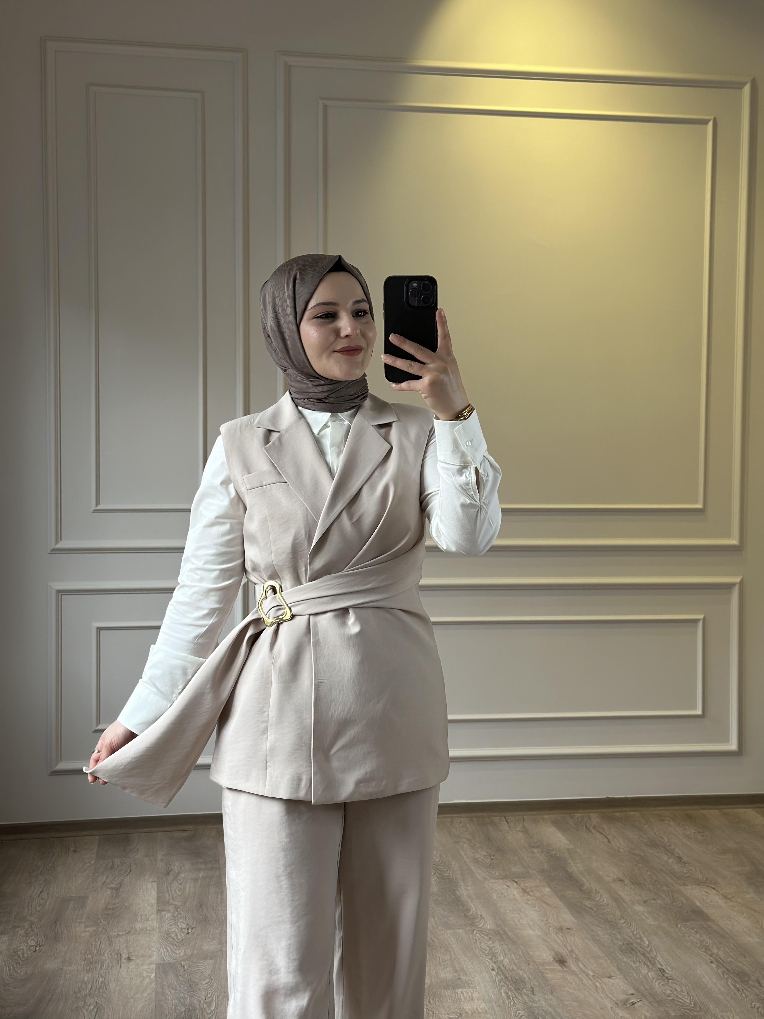 ROBİN KREM YELEK TAKIM