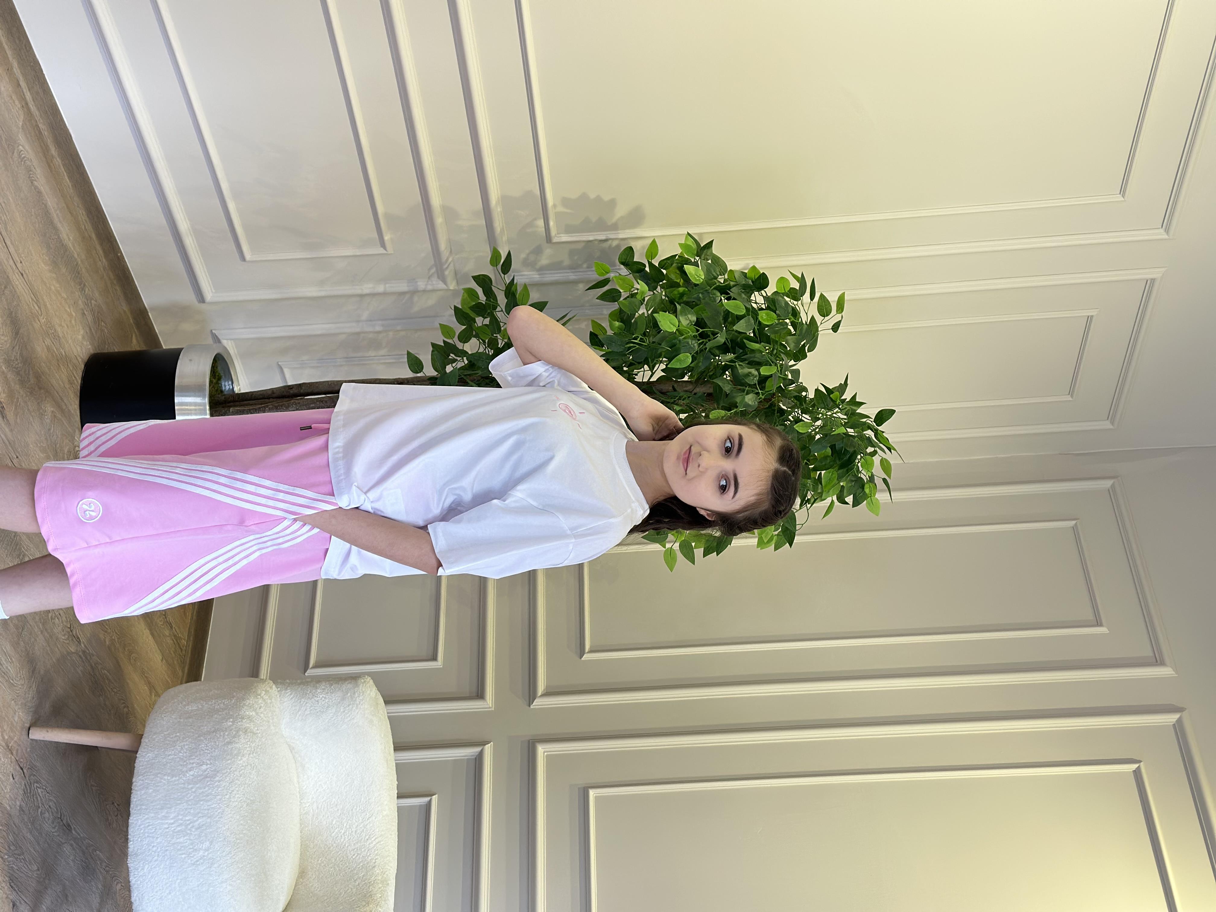 ŞERİTLİ PEMBE ŞORTLU TAKIM