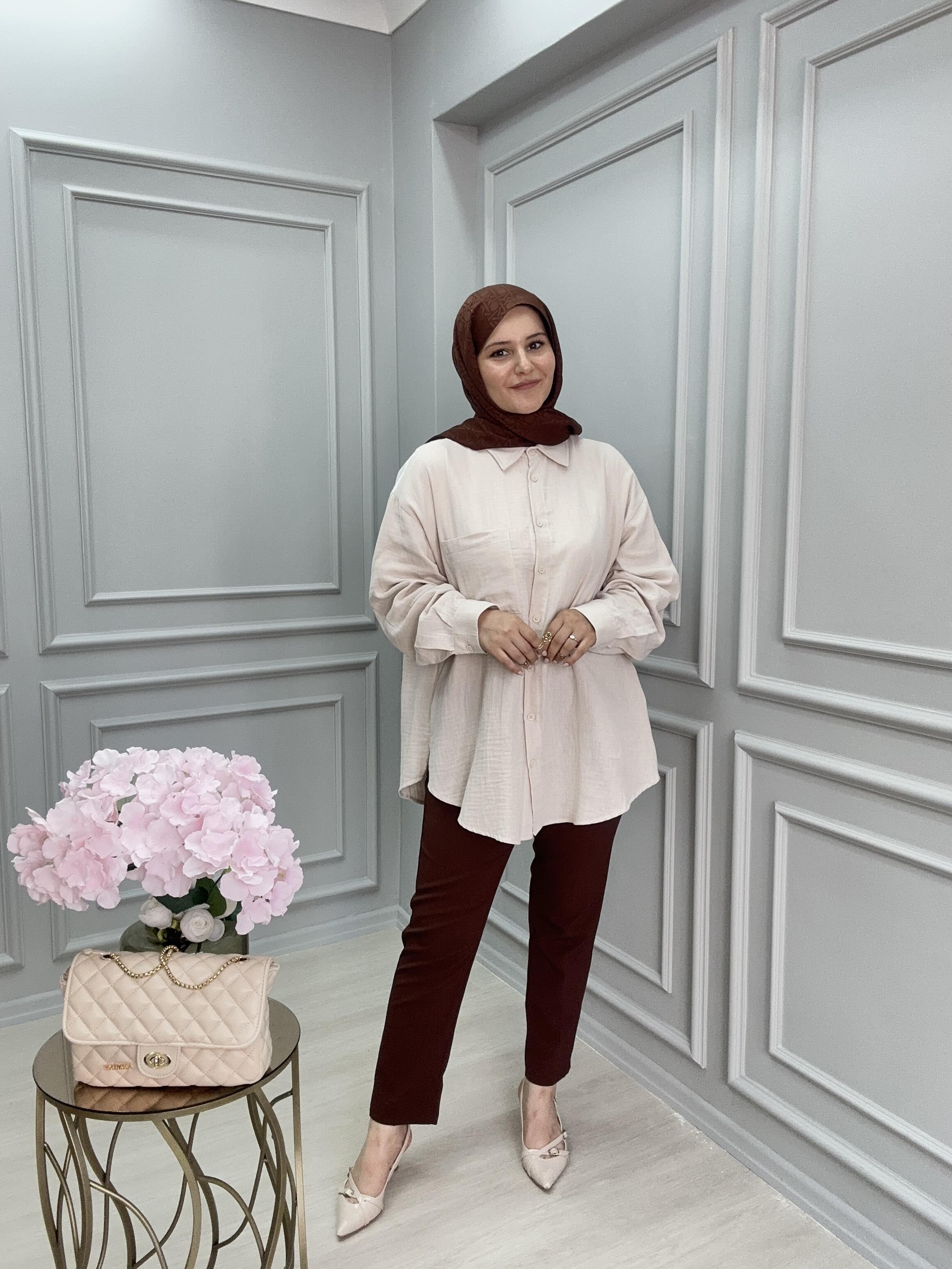 SIRT DETAYLI BEJ  KETEN GÖMLEK 