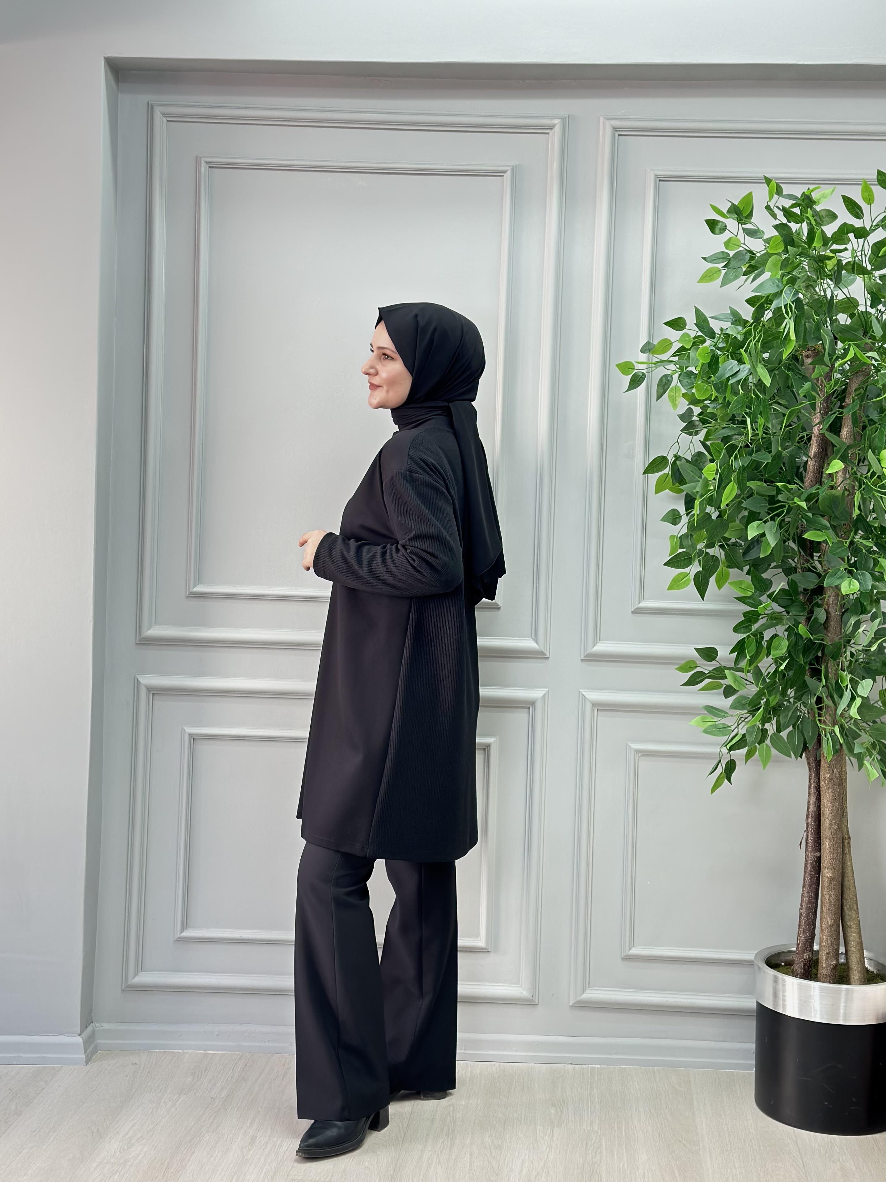 SİYAH DERİ DETAYLI UZUN TUNİK