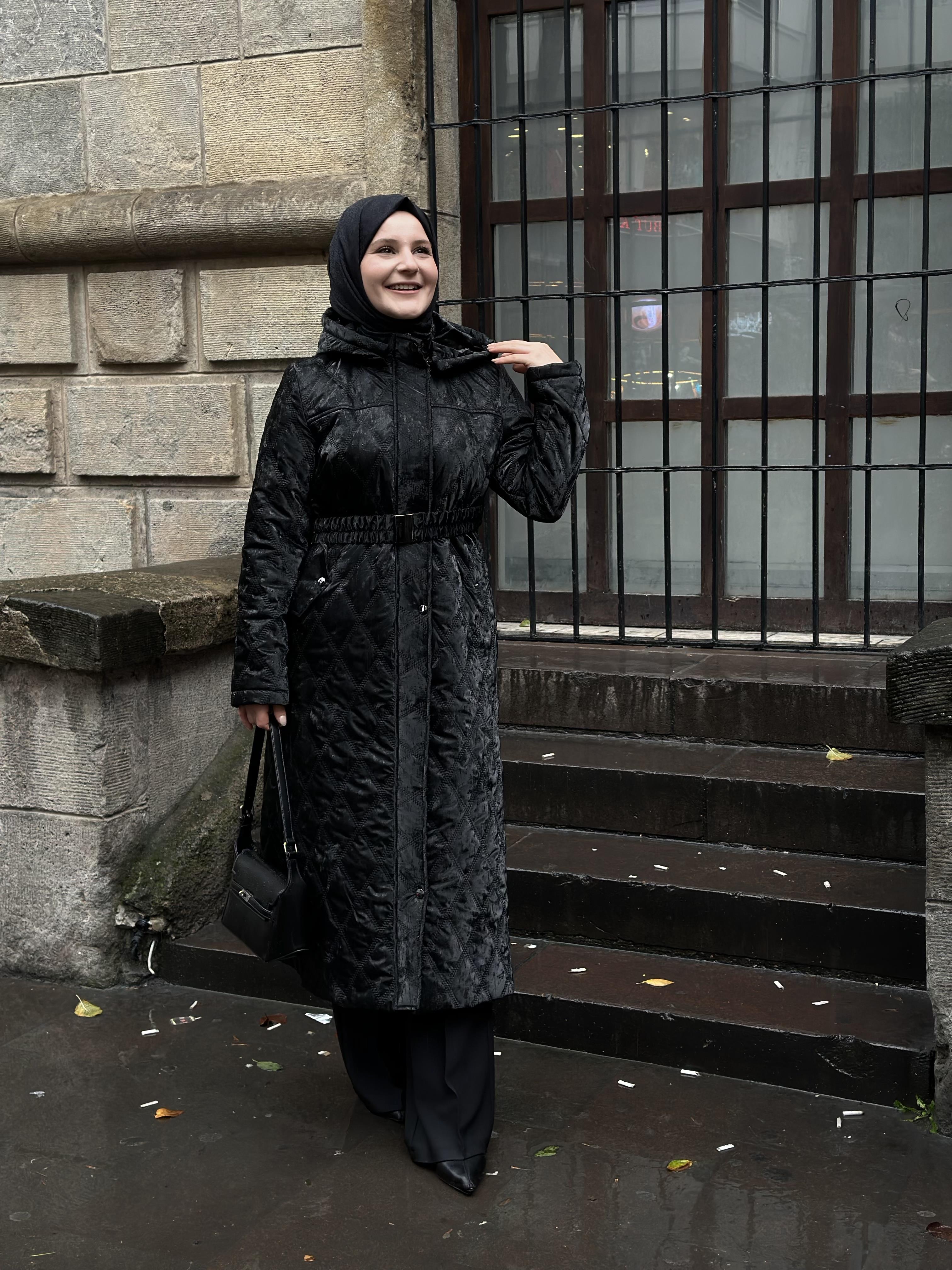 SU GEÇİRMEZ SİYAH MONT 