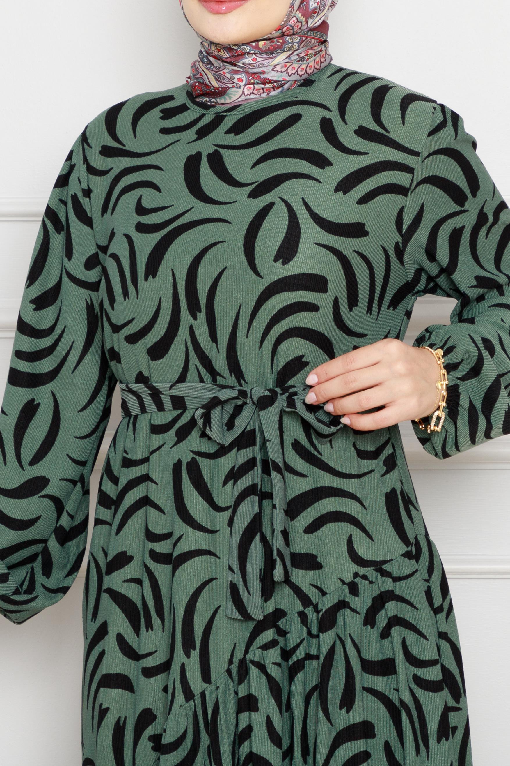 Raffuled Tulip dress with crossed waist   and belt - Emerlad green color