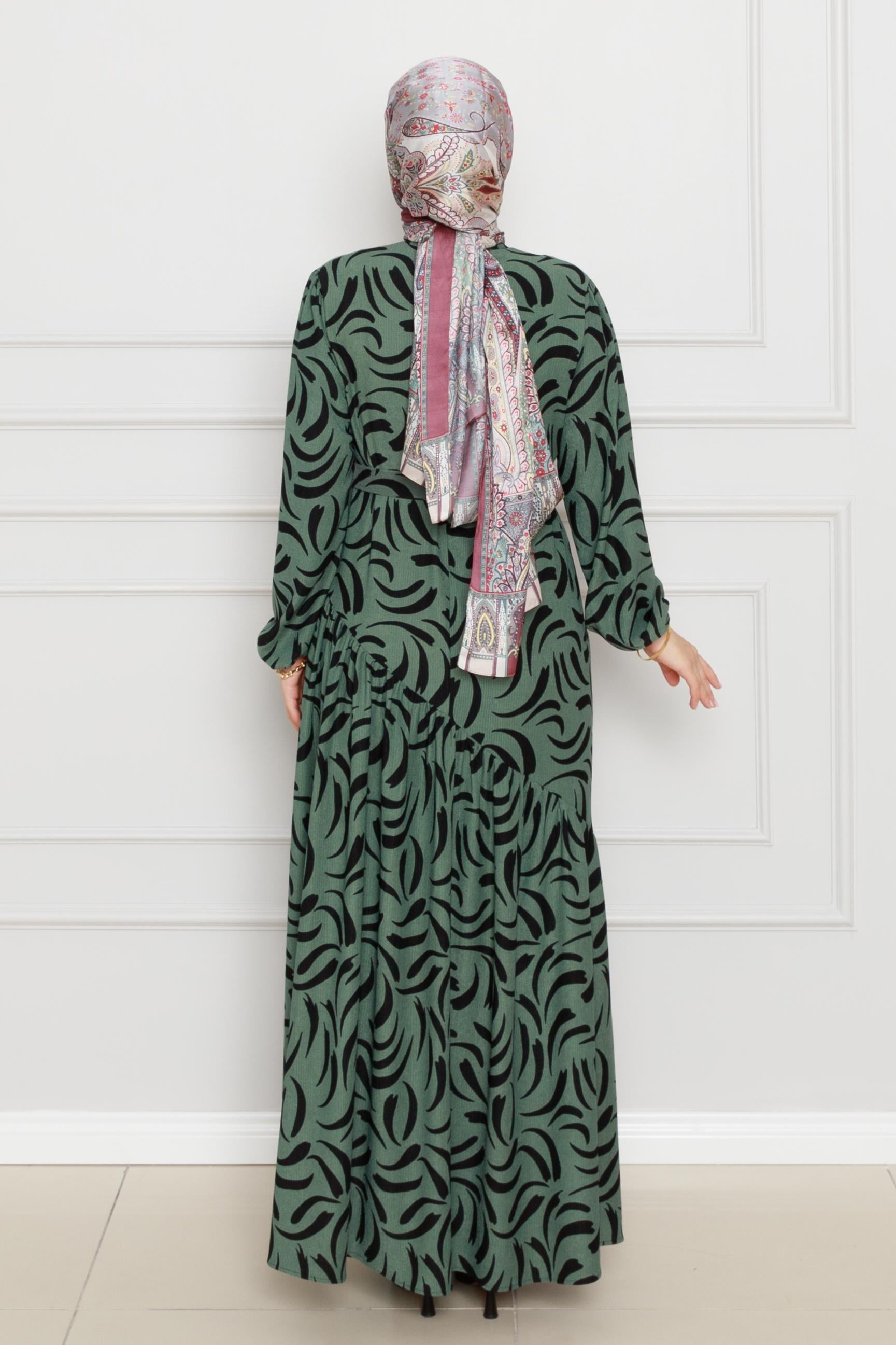 Raffuled Tulip dress with crossed waist   and belt - Emerlad green color