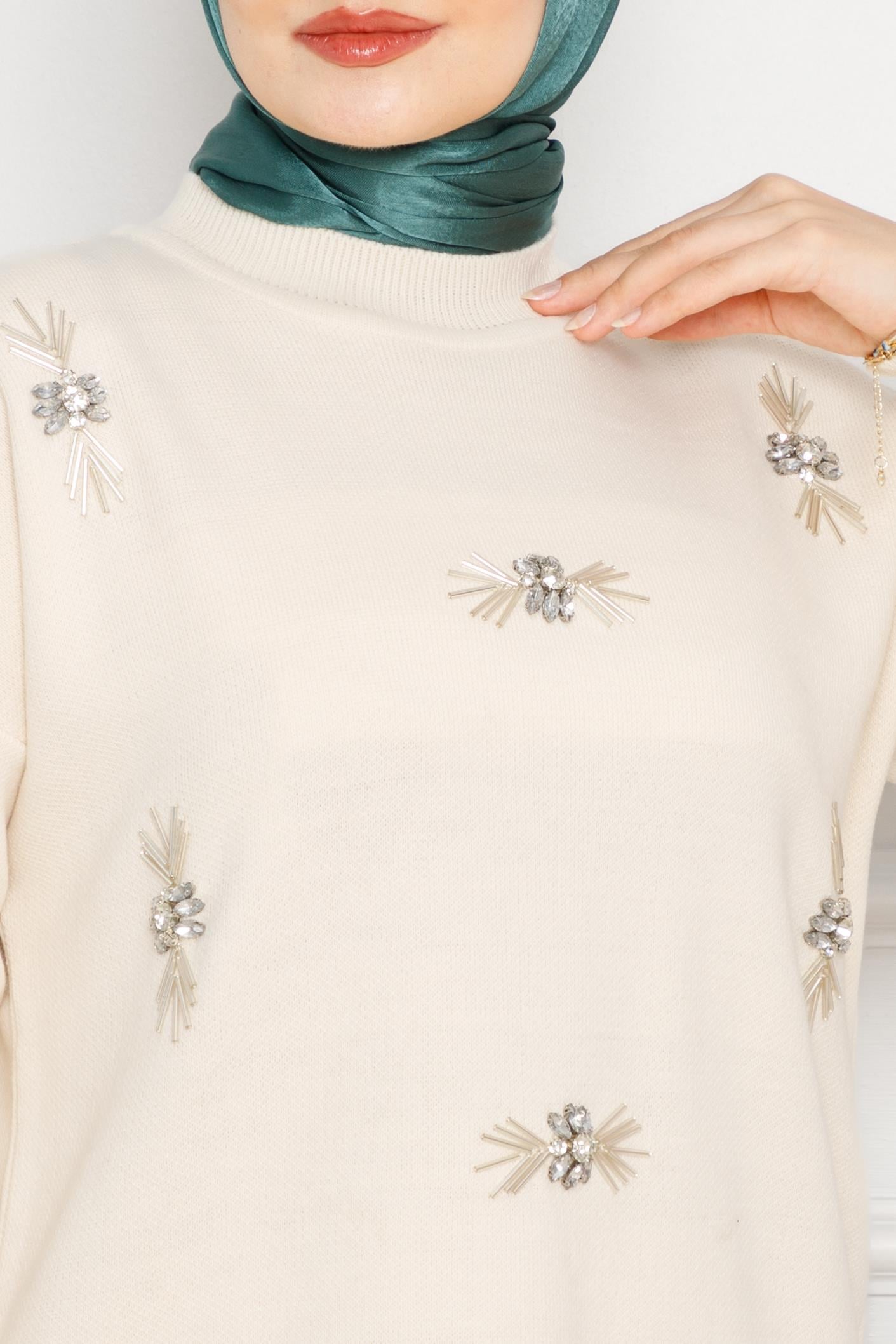 Beaded Knitwear Set-beige color