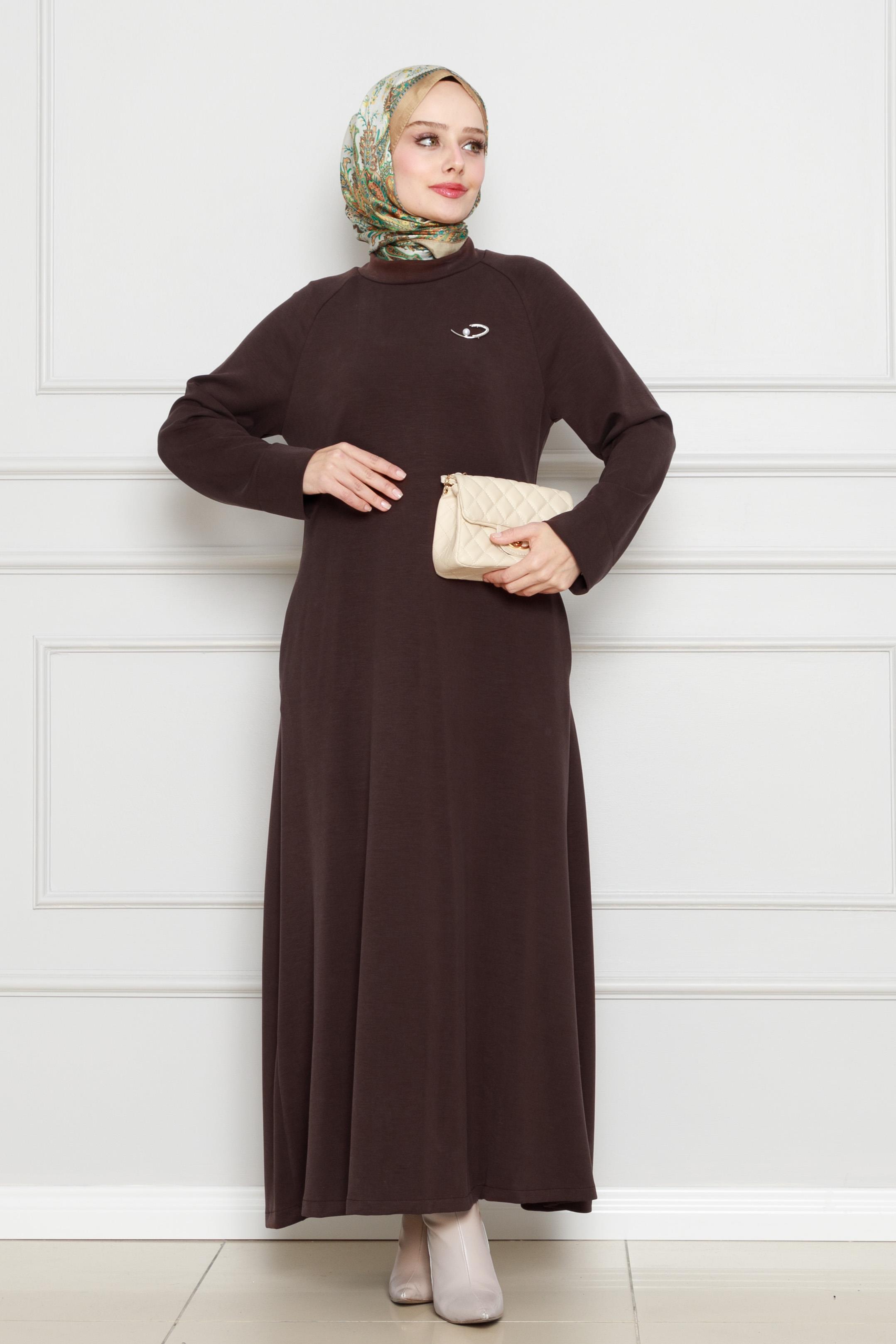 Detailed Dress Brooch - Brown color