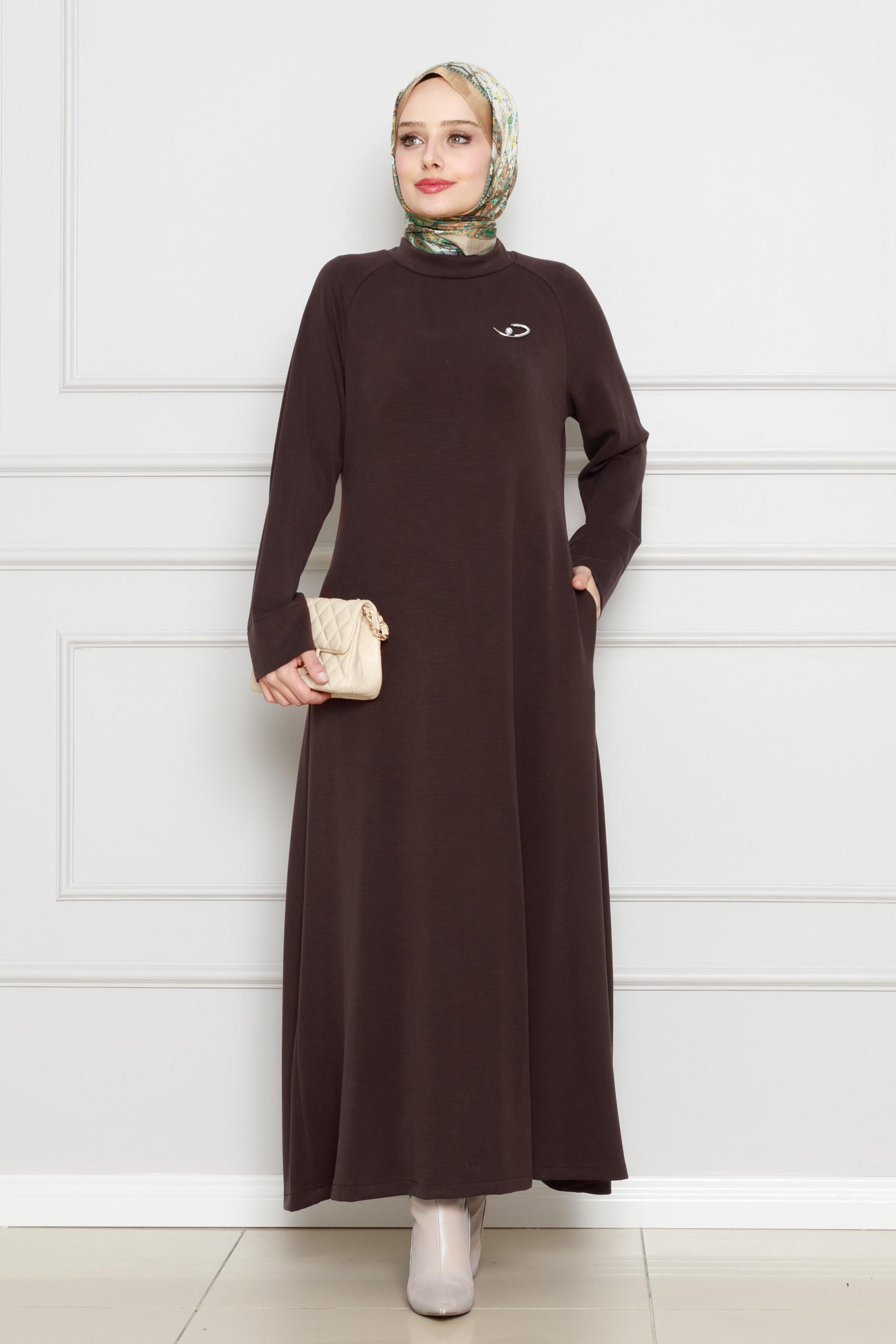 Detailed Dress Brooch - Brown color