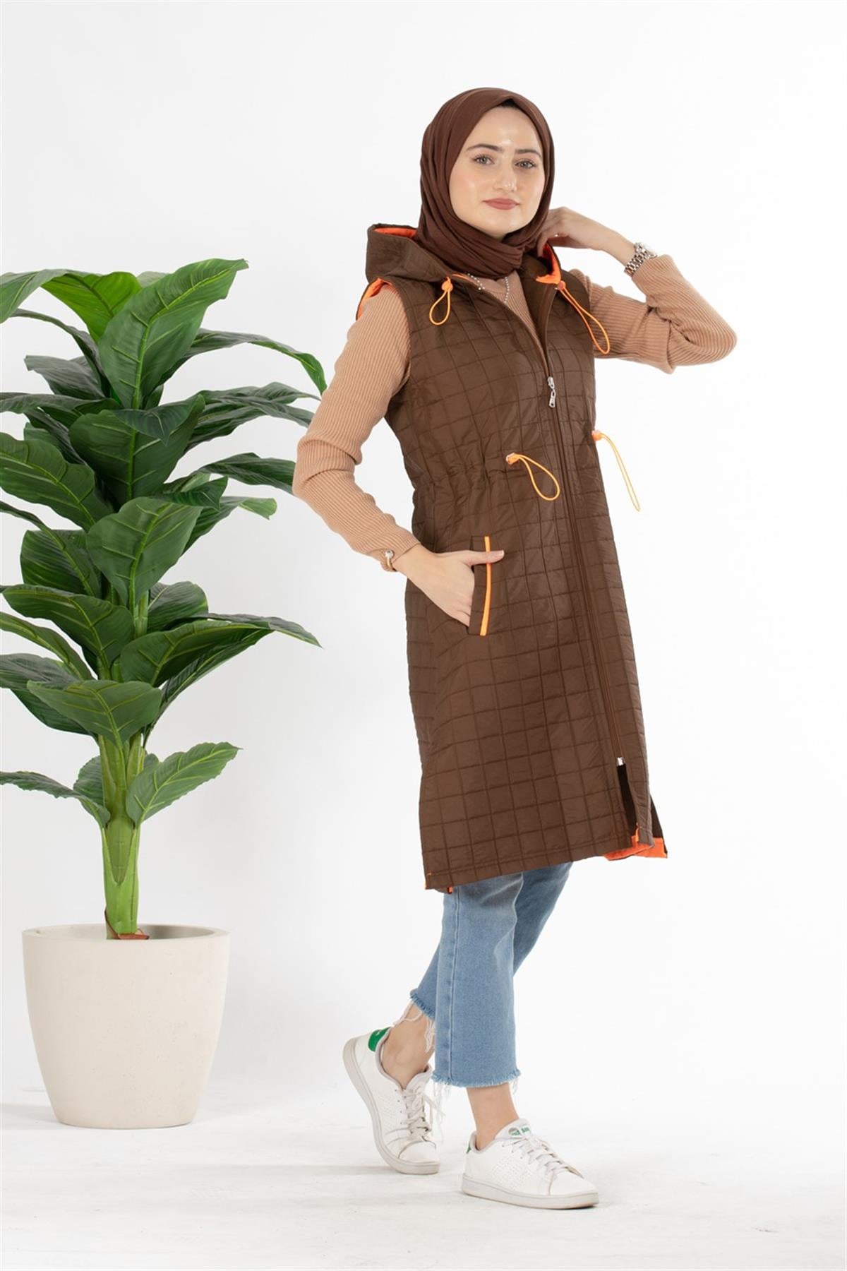 Quilted Women West-Brown