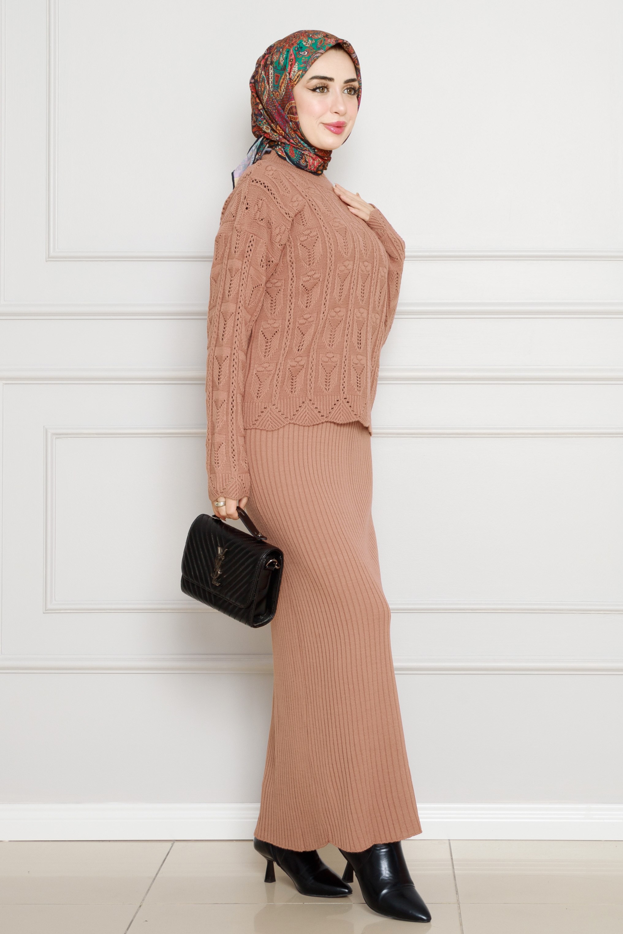 Embroidered knitted sweater Set -  Milky coffee color 