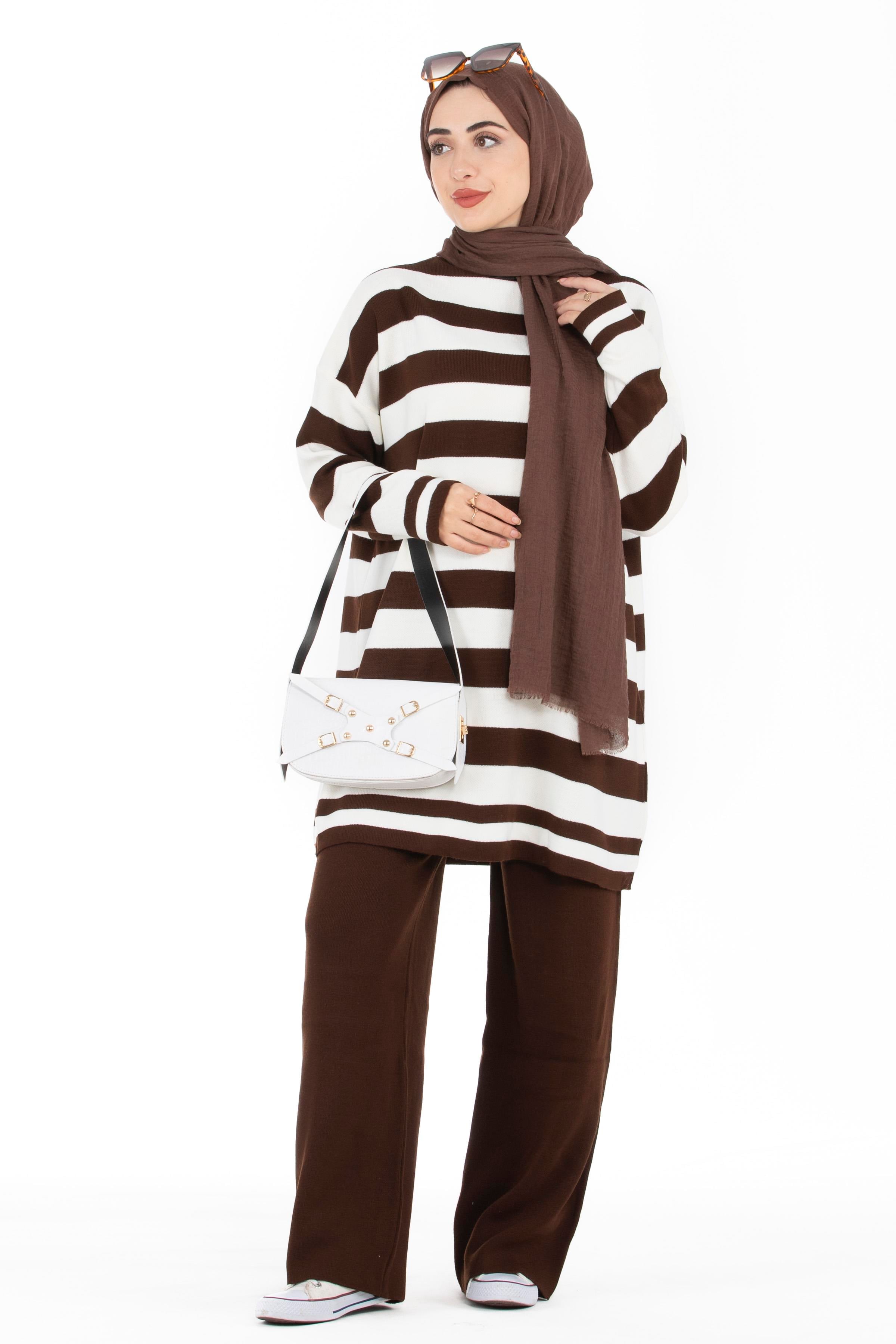 Striped Knitwear Suit-Brown