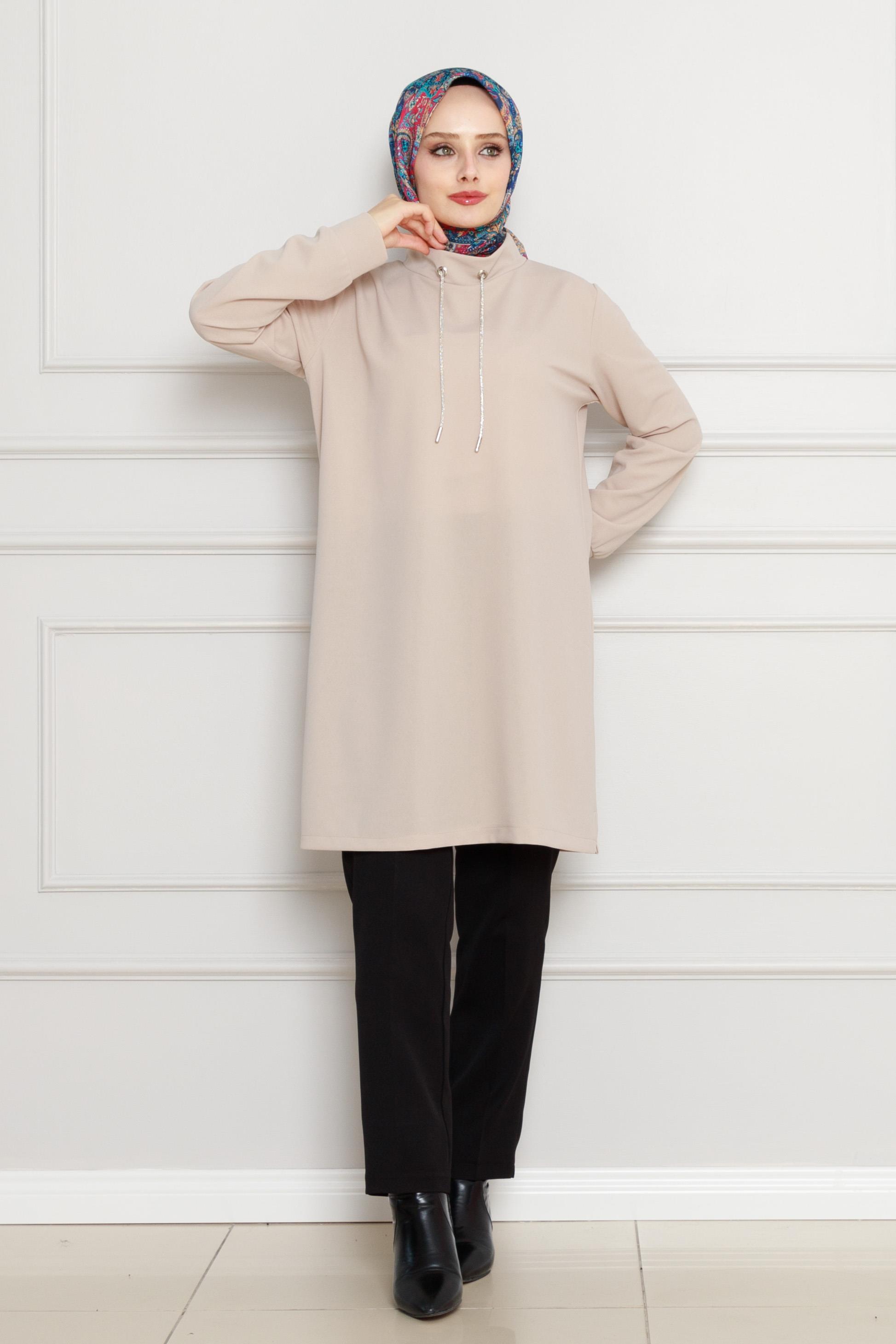 تونيك بياقة عالية-بيج اللون