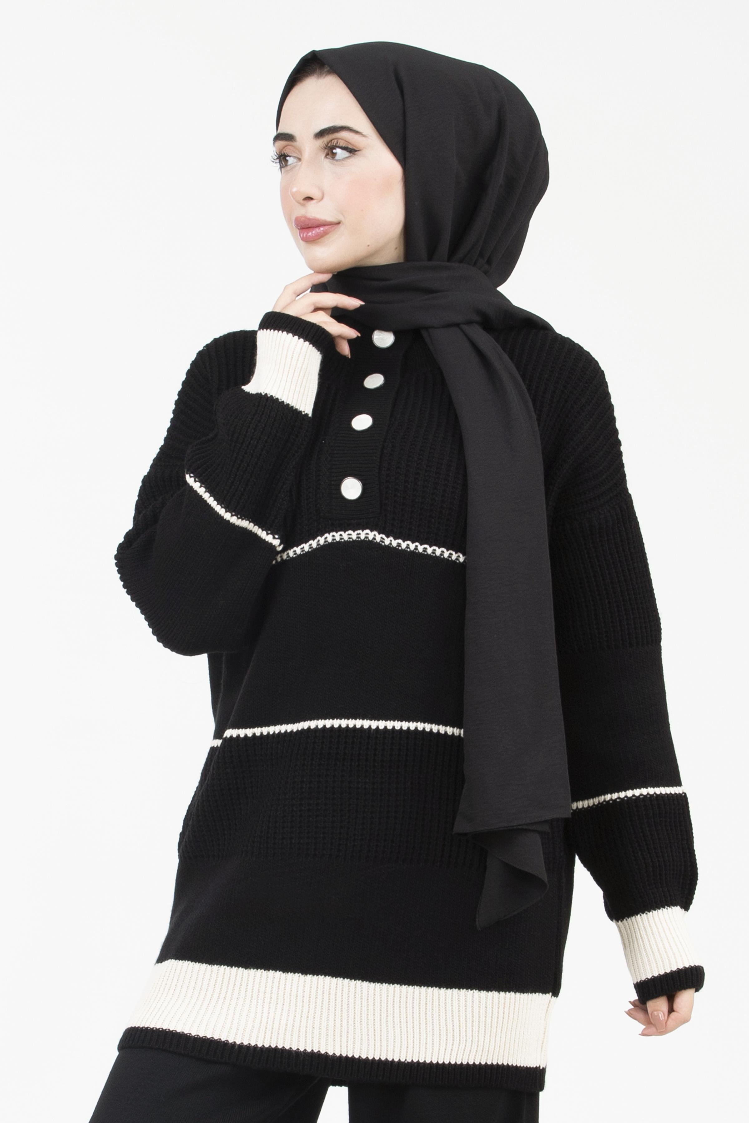 كنزة تريكو بأزرار اللون الأسود