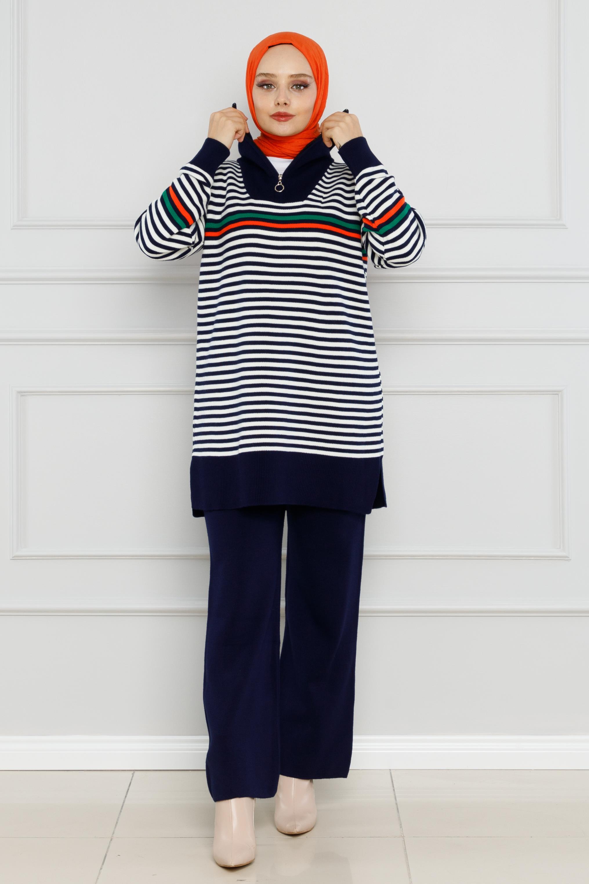 Striped Knitwear Suit-bleu color