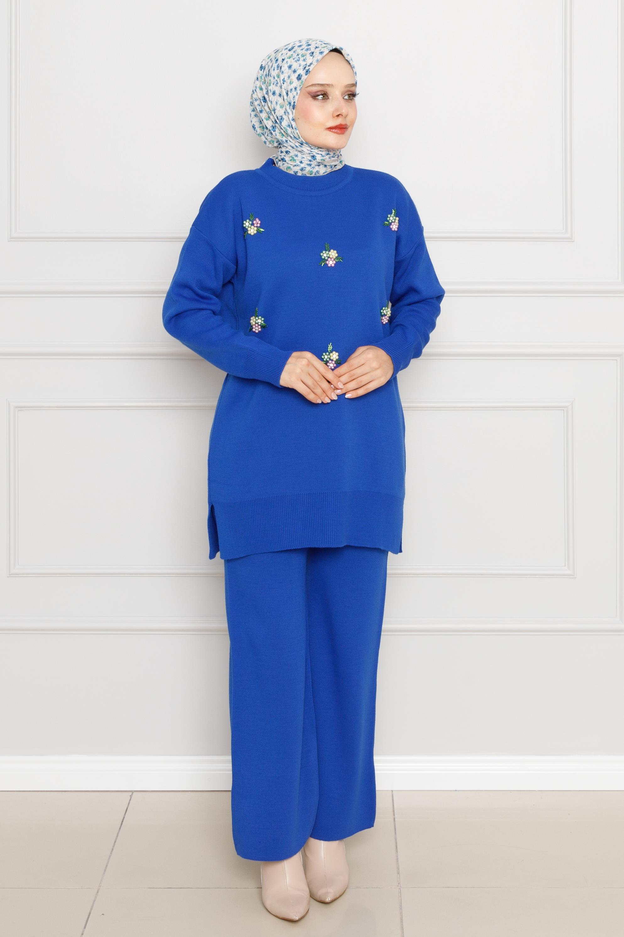 Decorated and beaded Knitwear Set- Blue color 