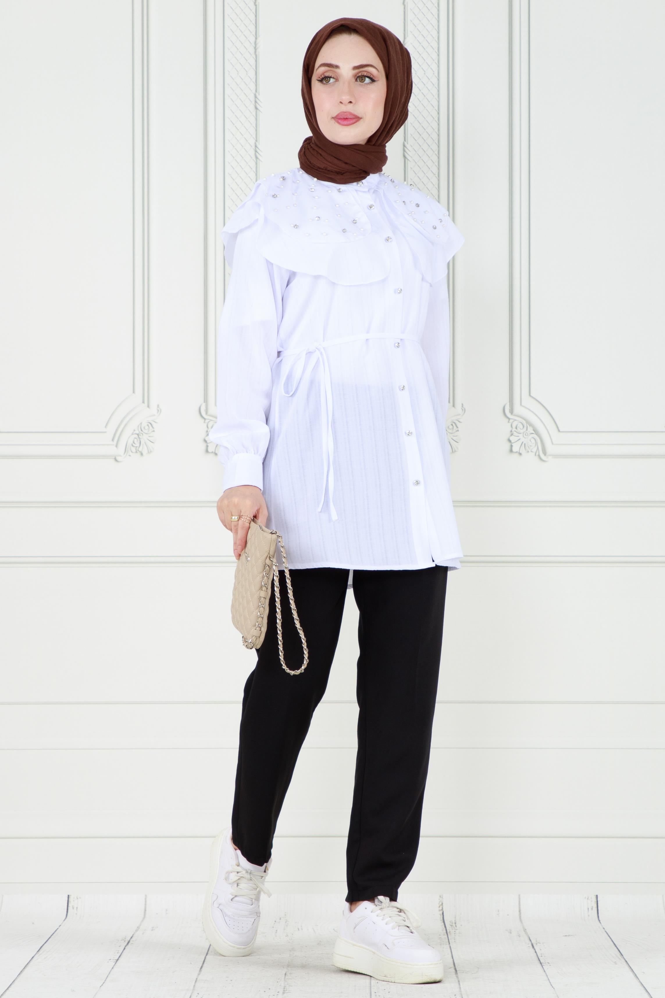Modern tunic with pearl details on the collar - white color