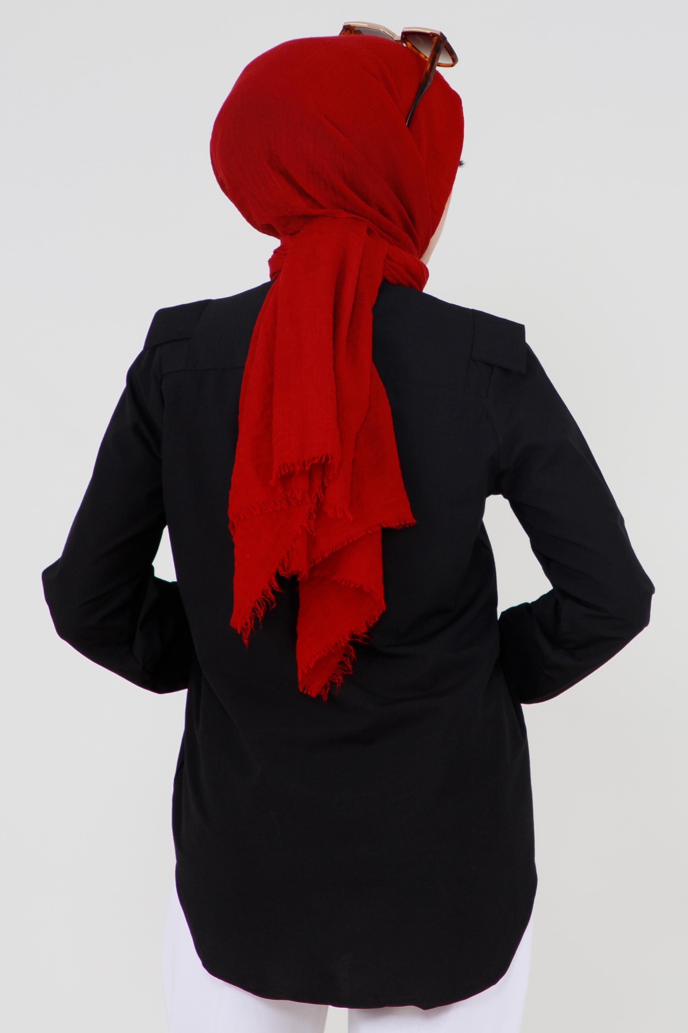  قميص باللون الأسود بأزرار أمامية سوداء