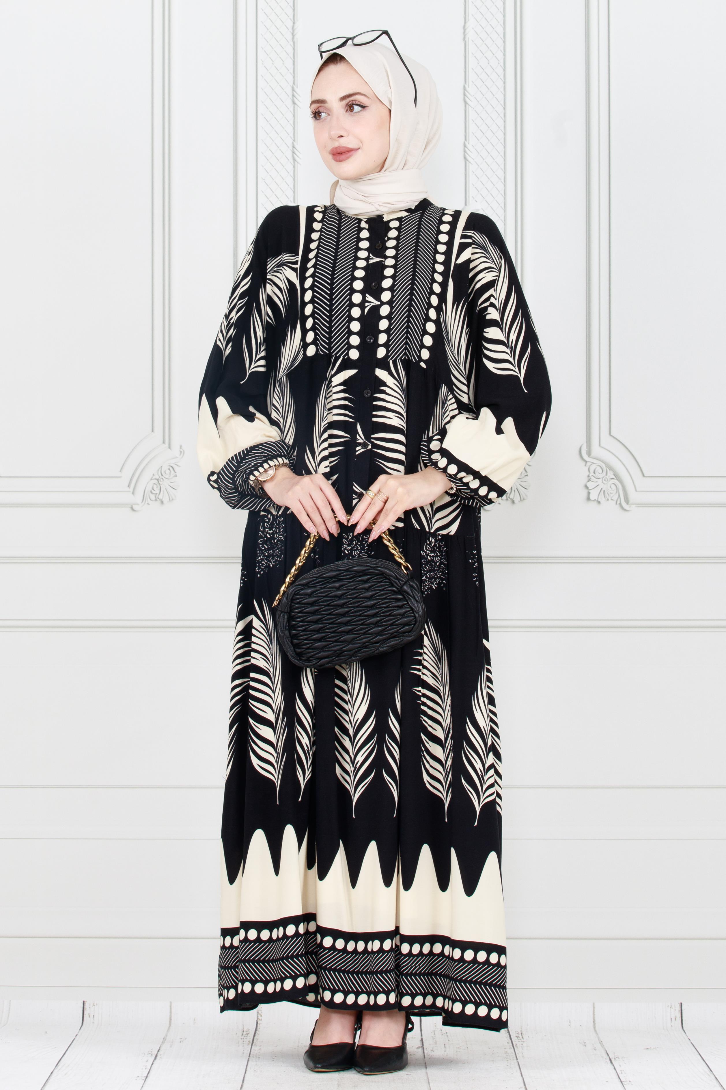 Half-buttoned robe -black color