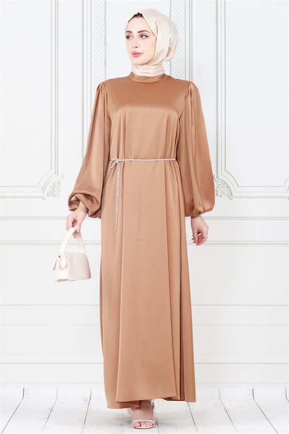 فستان سهرة بأكمام بالونية و حزام مرصع بالأحجار / باللون المينك