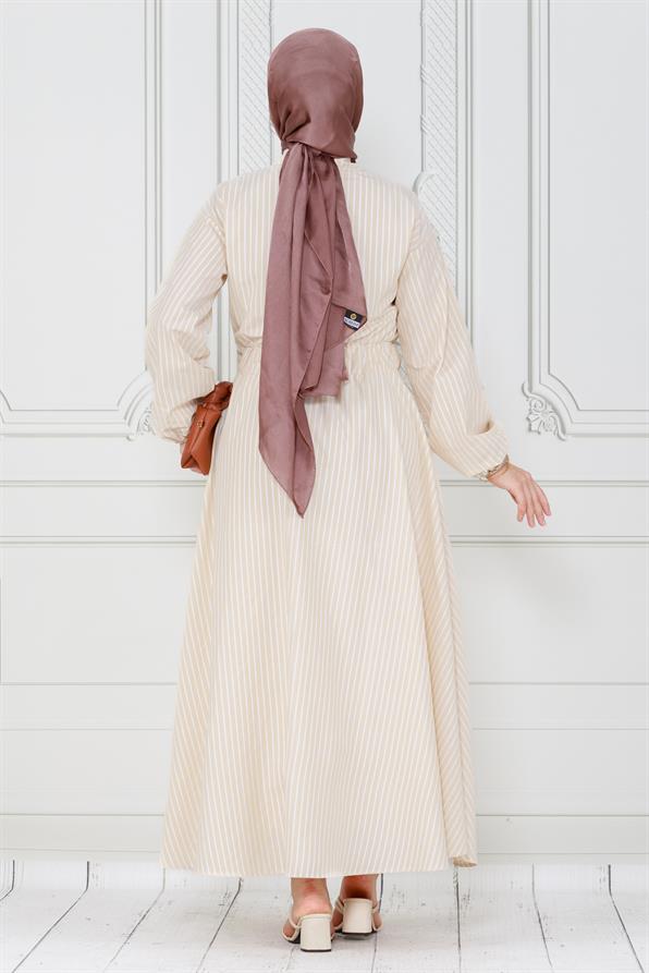 فستان مخطط ذو أزرار بيج اللون