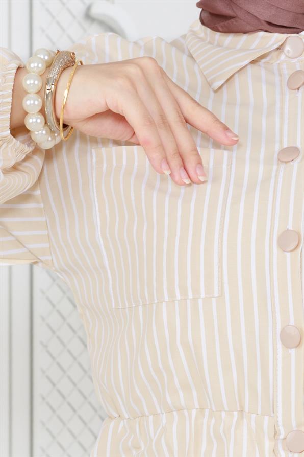 فستان مخطط ذو أزرار بيج اللون