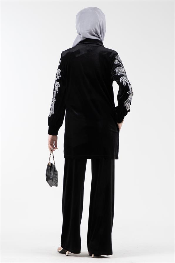 تكييف من الفيروز بتفاصيل زهور - اللون الأسود